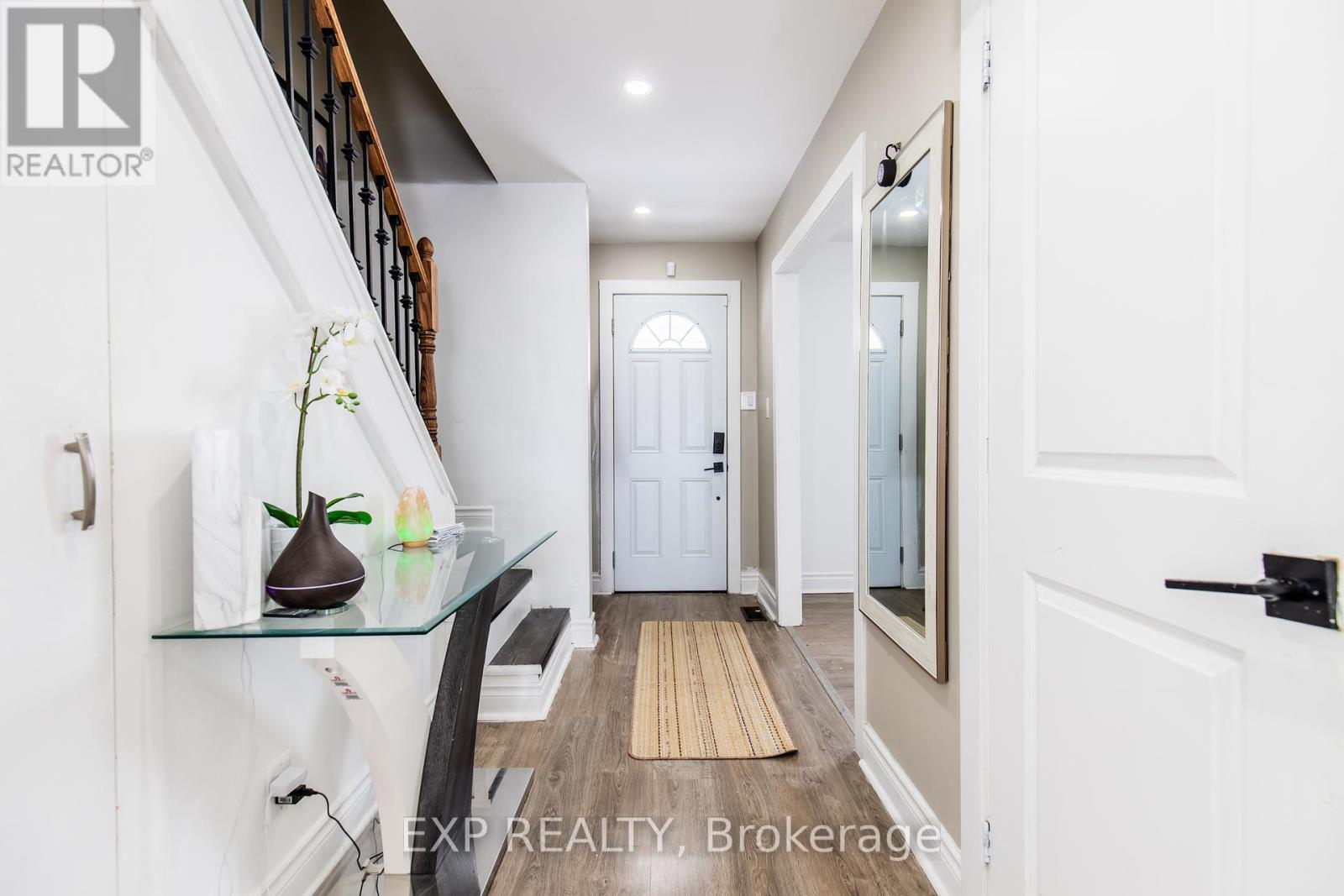 Property at 98 HAROLD AVENUE image 3