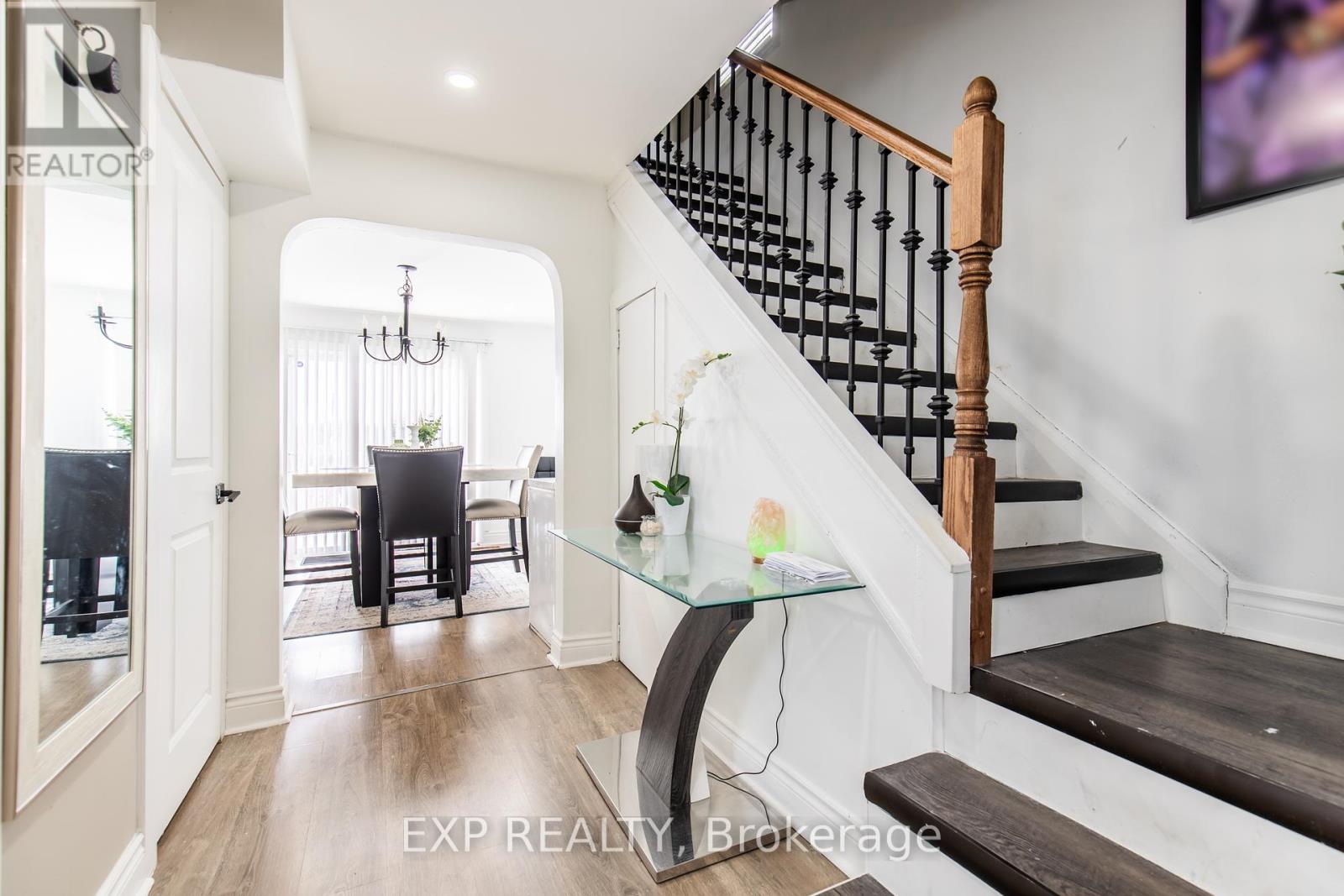 Property at 98 HAROLD AVENUE image 4