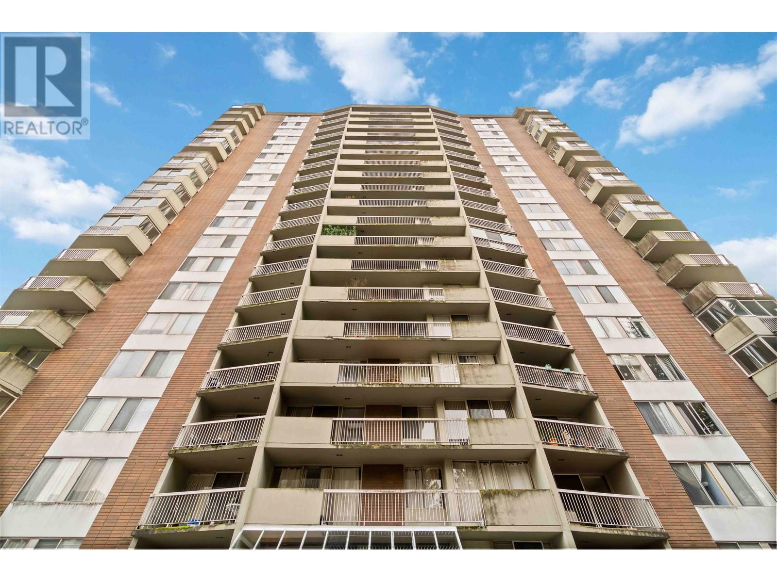 405 2024 Fullerton Avenue, North Vancouver, British Columbia  V7P 3G4 - Photo 1 - R2970905