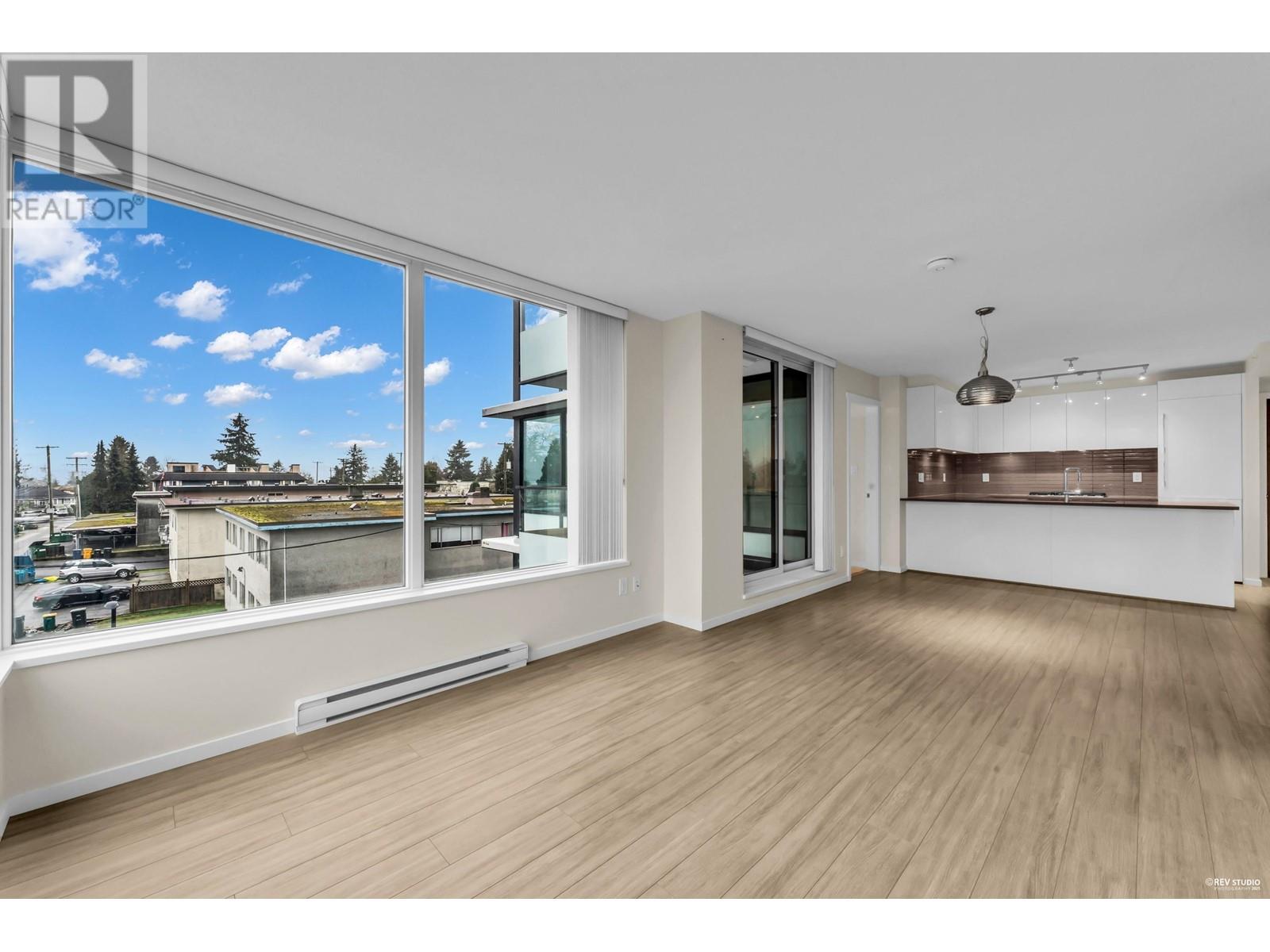 302 6658 Dow Avenue, Burnaby, British Columbia  V5H 0C7 - Photo 3 - R2971340