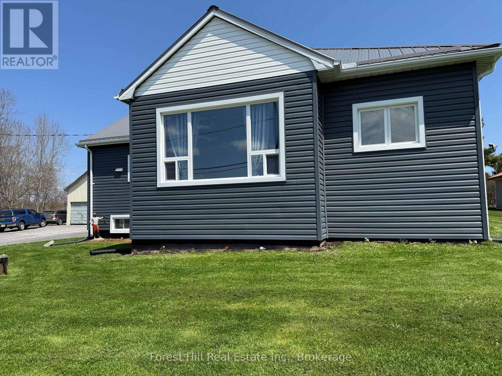 11946 Hwy 522 Highway, Parry Sound Remote Area, Ontario  P0H 1S0 - Photo 2 - X11991327