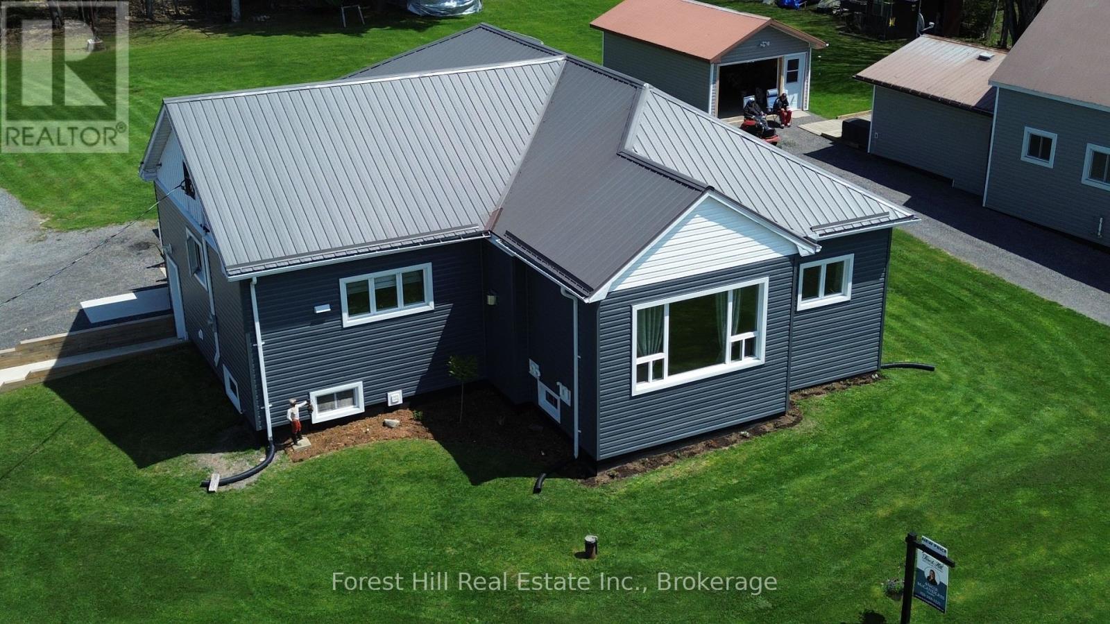 11946 Hwy 522 Highway, Parry Sound Remote Area, Ontario  P0H 1S0 - Photo 36 - X11991327