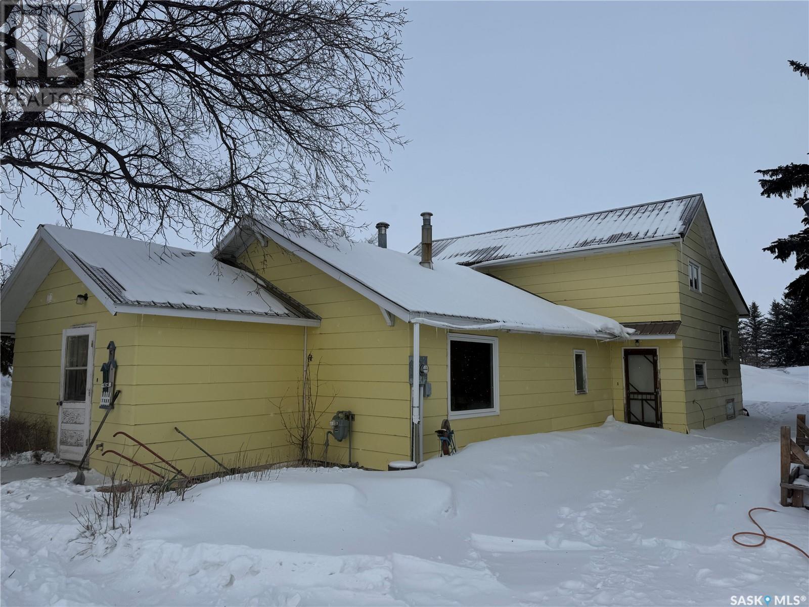 . Railway Avenue, Gladmar, Saskatchewan  S0C 1A0 - Photo 2 - SK996027