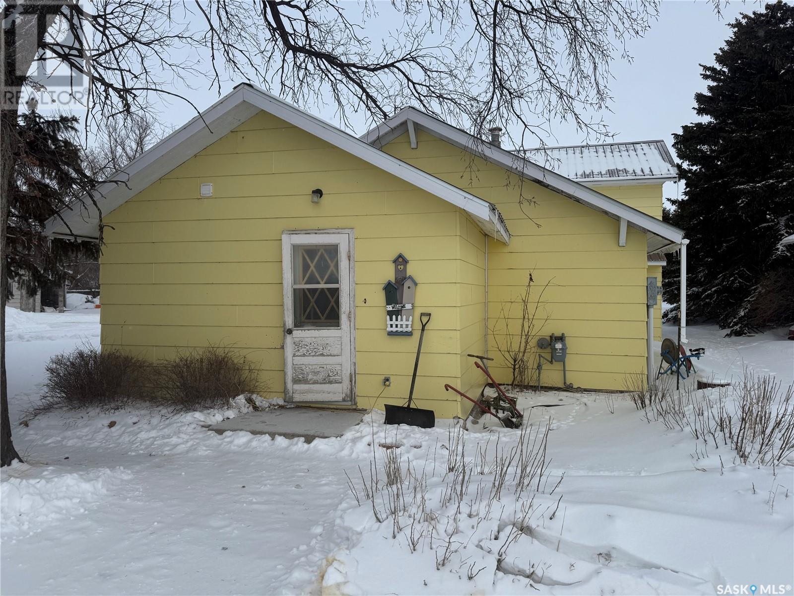 . Railway AVENUE, Gladmar, Saskatchewan