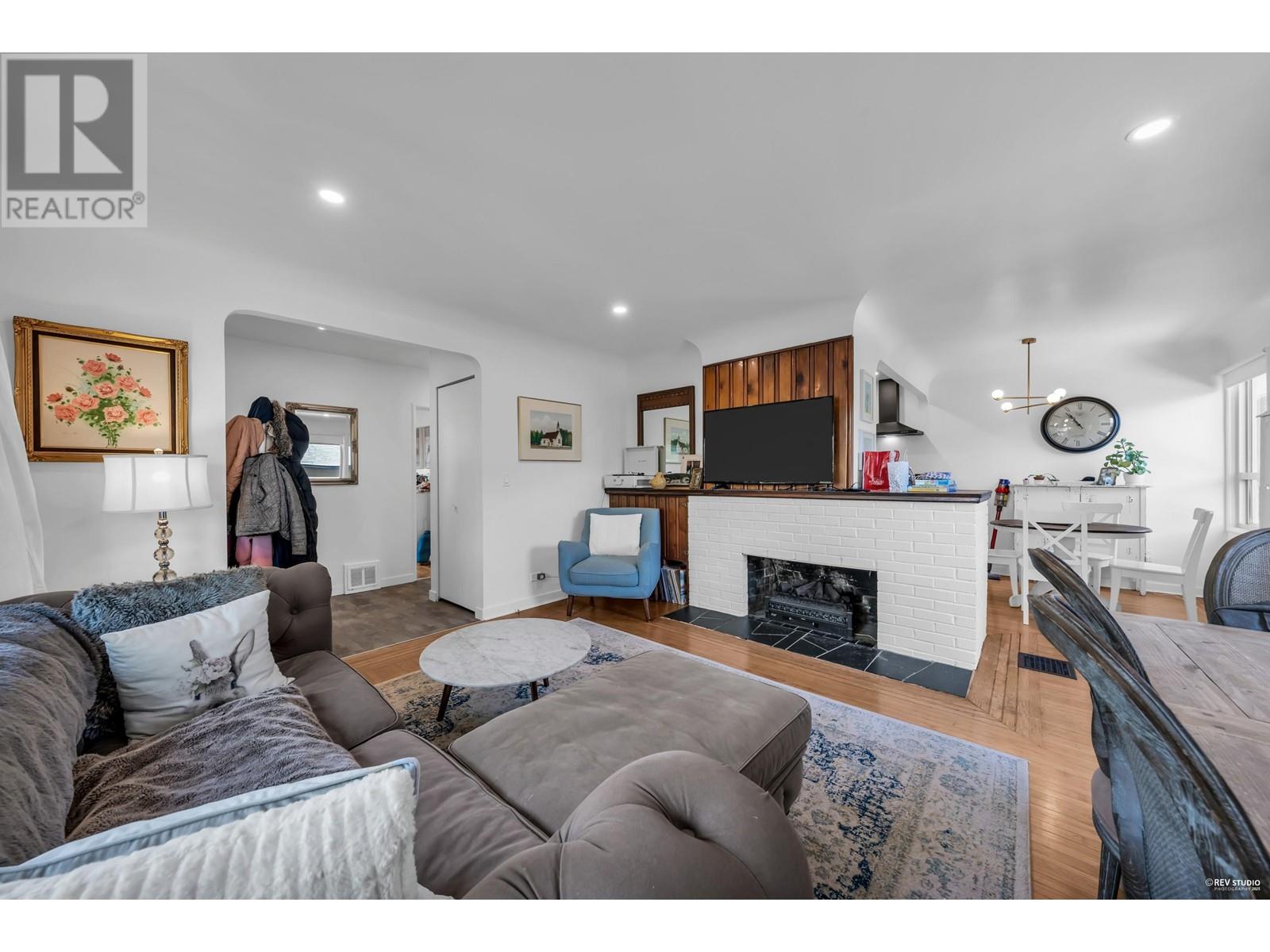 441 Tempe Crescent, North Vancouver, British Columbia  V7N 1E7 - Photo 3 - R2970968