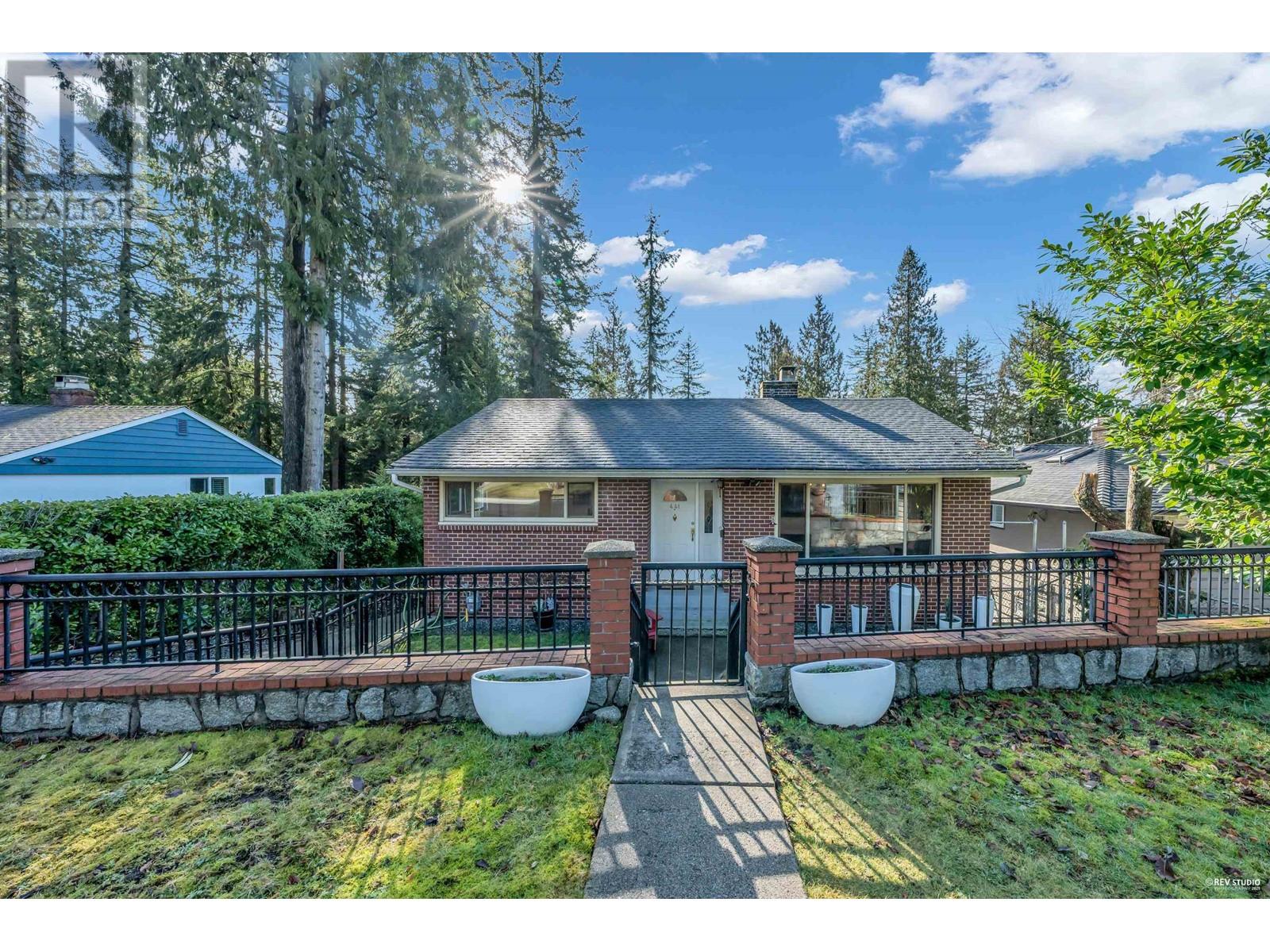 441 TEMPE CRESCENT, north vancouver, British Columbia