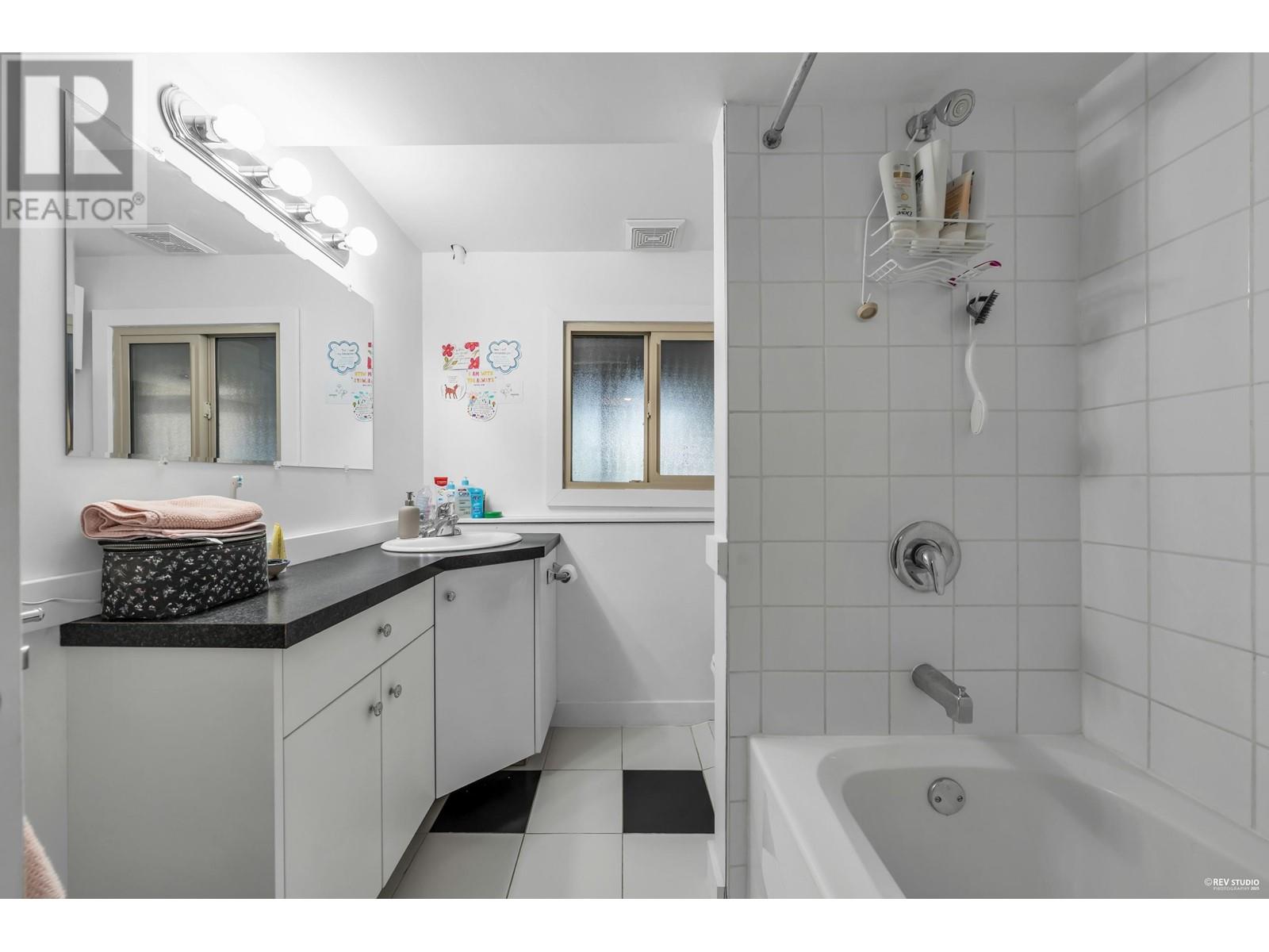 441 Tempe Crescent, North Vancouver, British Columbia  V7N 1E7 - Photo 14 - R2970968