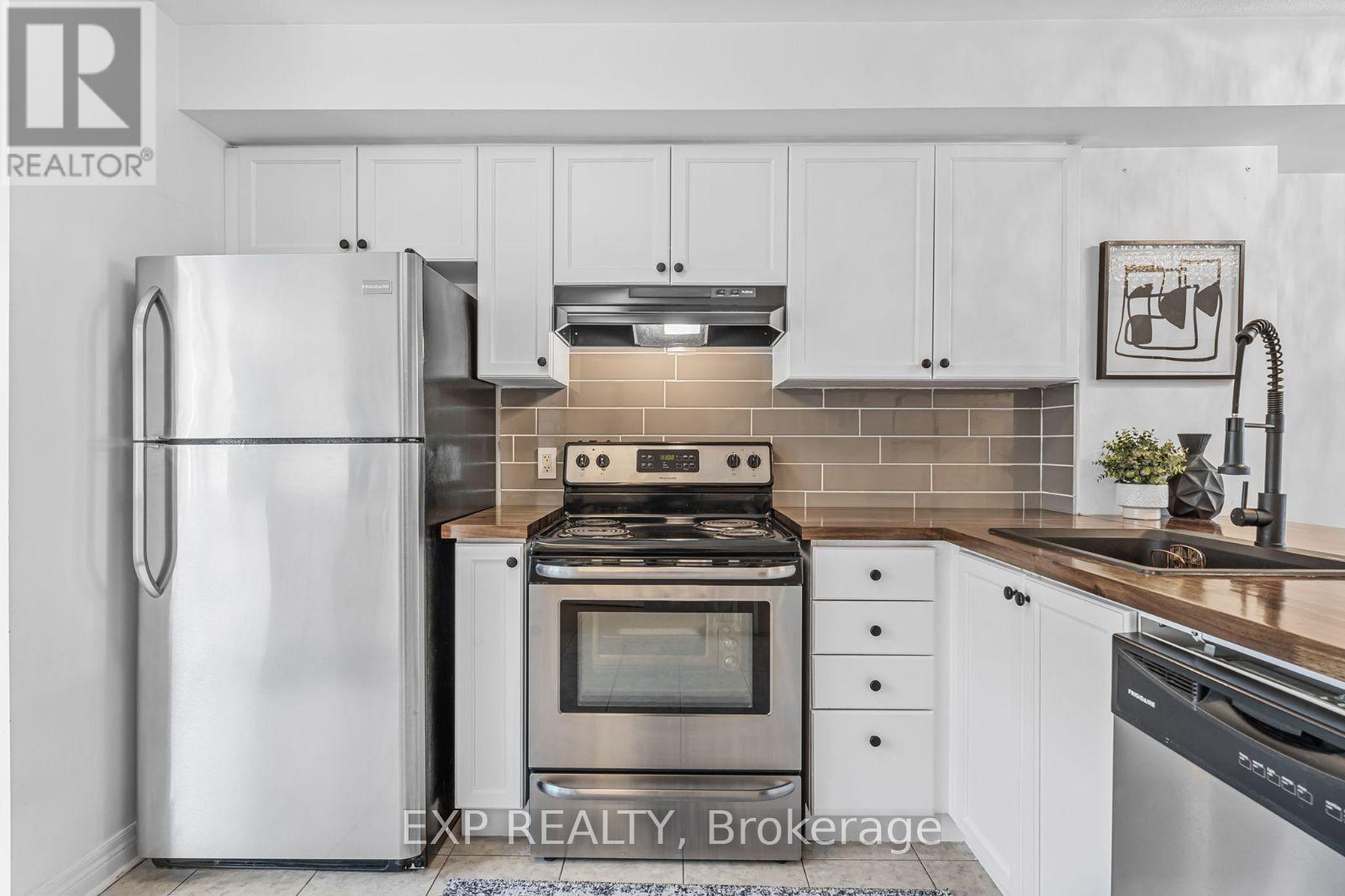 215 - 870 Jane Street, Toronto, Ontario  M6N 4C2 - Photo 9 - W11991627