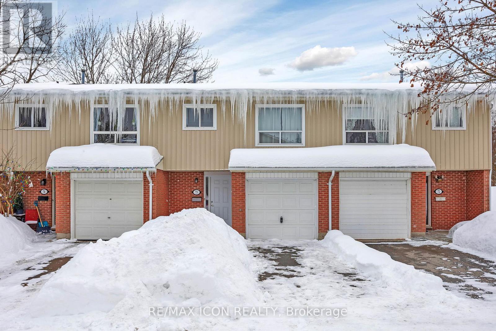 Property at 73 - 279 BLUEVALE STREET N image 1