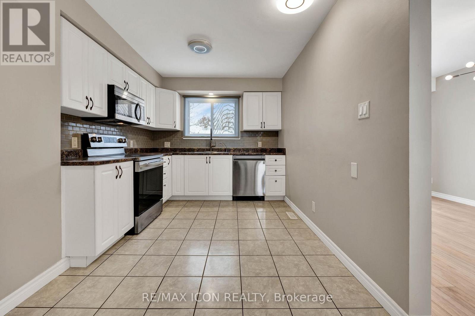 Property at 73 - 279 BLUEVALE STREET N image 4