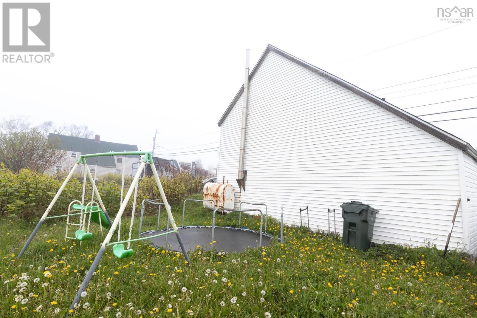 66 School Street, Glace Bay, Nova Scotia  B1A 1J4 - Photo 4 - 202503724