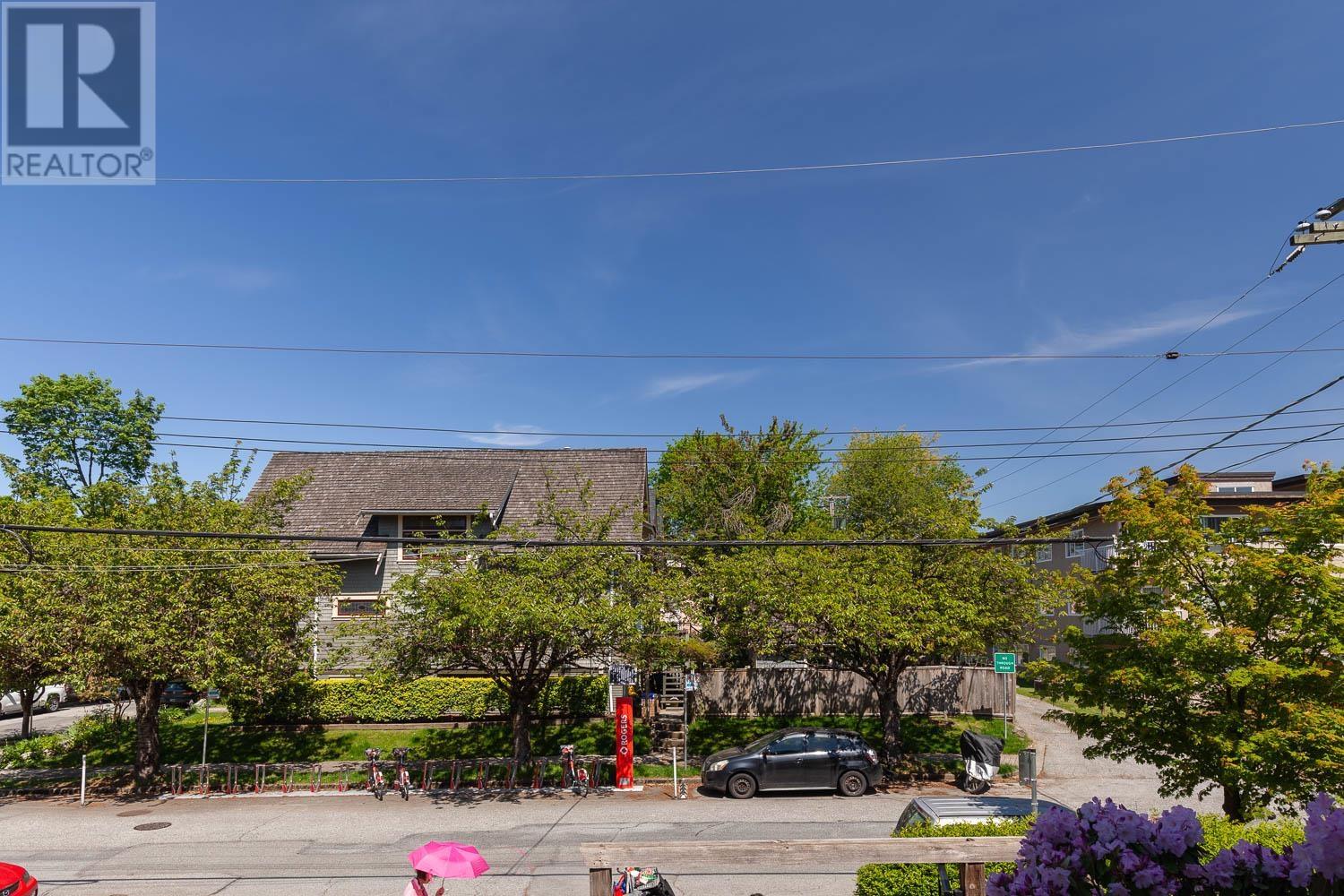 Listing Picture 17 of 19 : 215 36 E 14TH AVENUE, Vancouver / 溫哥華 - 魯藝地產 Yvonne Lu Group - MLS Medallion Club Member