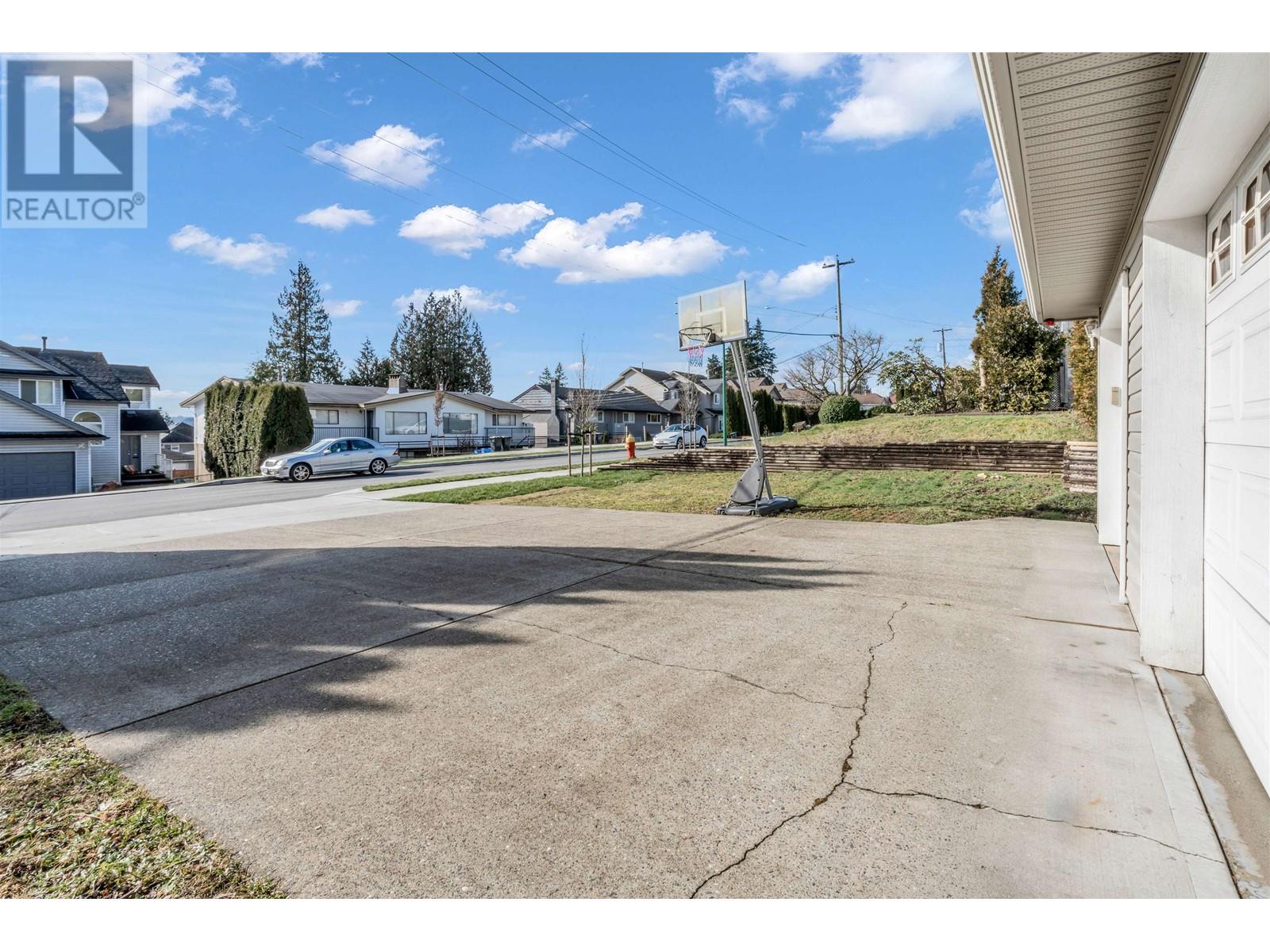 Property at 1067 DANSEY AVENUE image 5