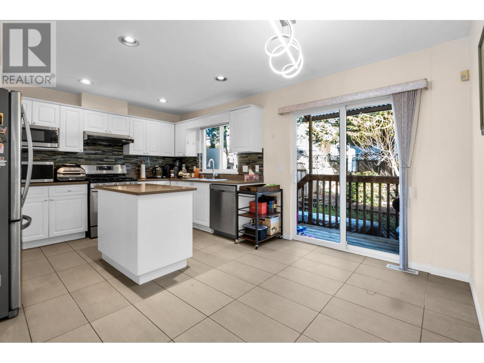 1067 Dansey Avenue, Coquitlam, British Columbia  V3K 3H2 - Photo 4 - R2968125