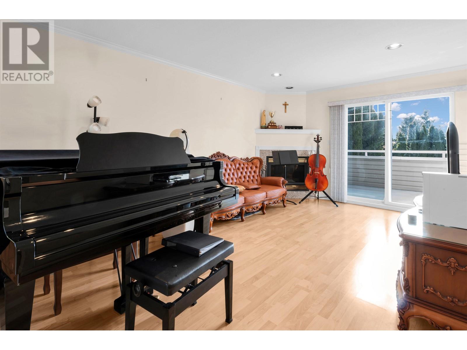 1067 Dansey Avenue, Coquitlam, British Columbia  V3K 3H2 - Photo 5 - R2968125