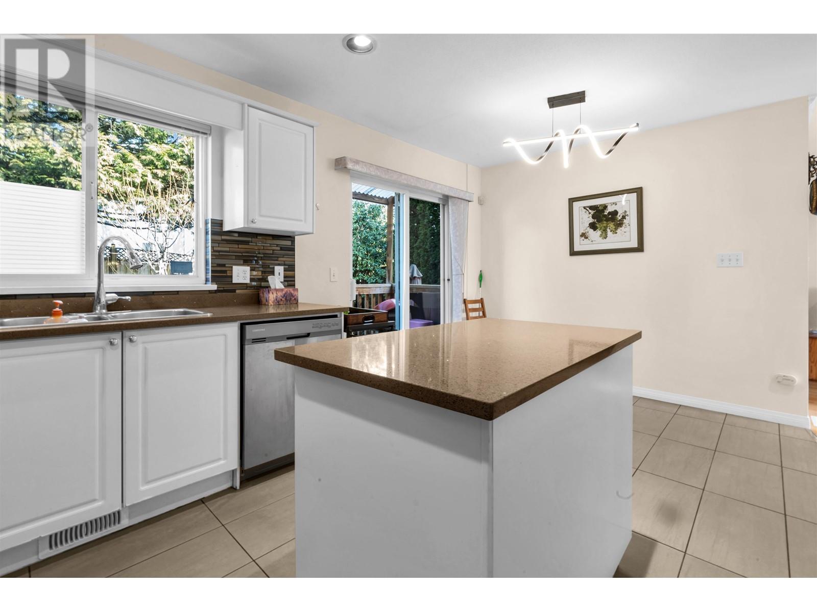 1067 Dansey Avenue, Coquitlam, British Columbia  V3K 3H2 - Photo 10 - R2968125