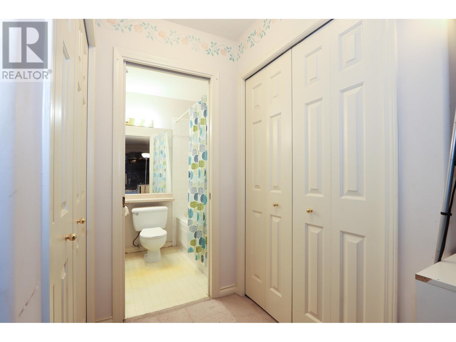 Listing Picture 11 of 14 : 309 7188 ROYAL OAK AVENUE, Burnaby / 本拿比 - 魯藝地產 Yvonne Lu Group - MLS Medallion Club Member