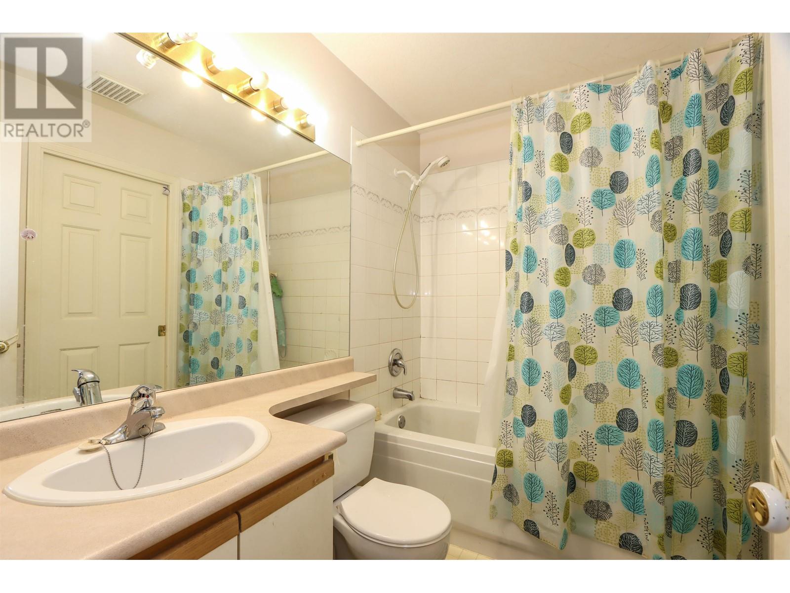 Listing Picture 12 of 14 : 309 7188 ROYAL OAK AVENUE, Burnaby / 本拿比 - 魯藝地產 Yvonne Lu Group - MLS Medallion Club Member