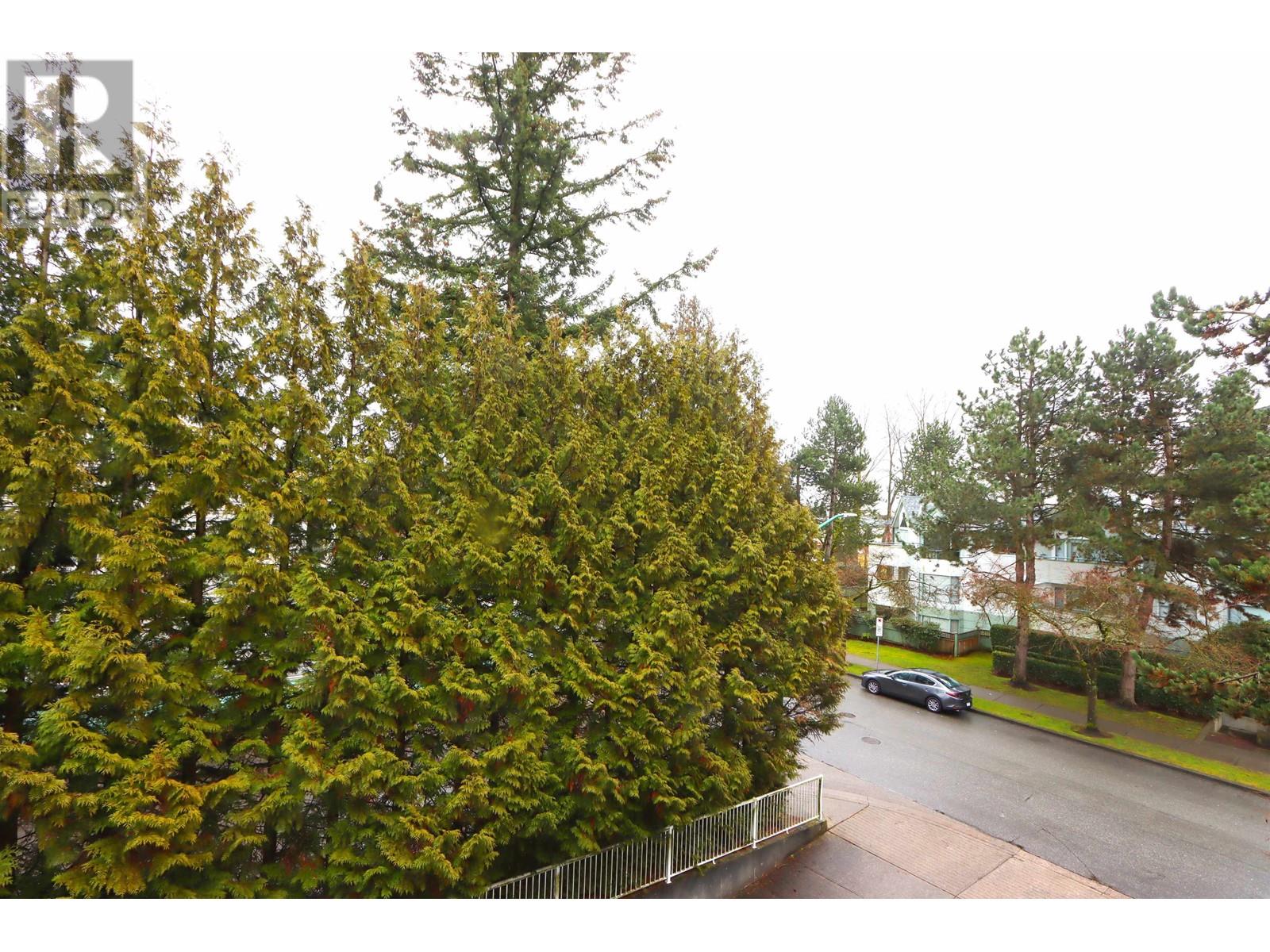 Listing Picture 13 of 14 : 309 7188 ROYAL OAK AVENUE, Burnaby / 本拿比 - 魯藝地產 Yvonne Lu Group - MLS Medallion Club Member