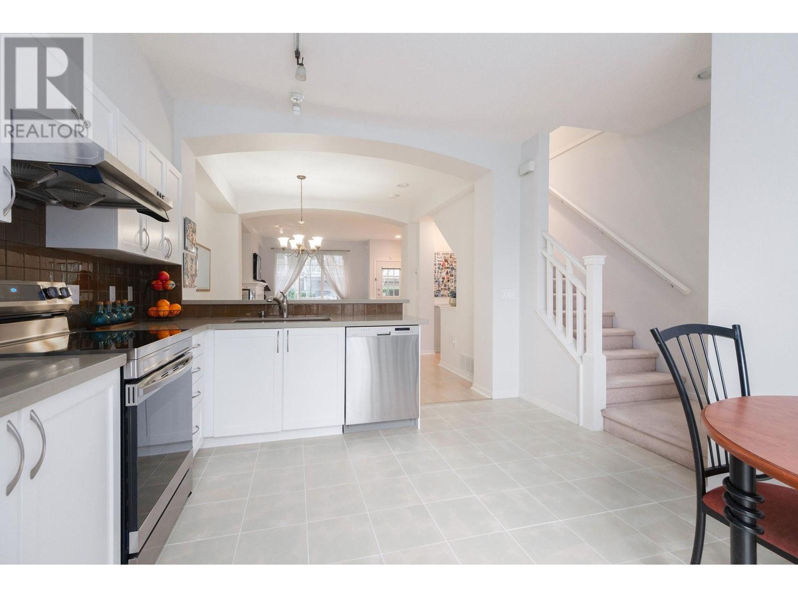 45 8415 Cumberland Place, Burnaby, British Columbia  V3N 5C3 - Photo 13 - R2971356