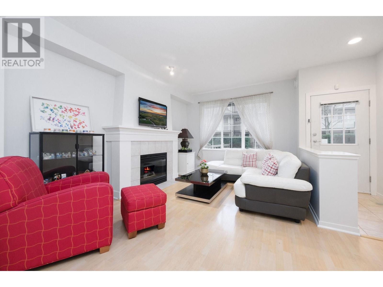 45 8415 Cumberland Place, Burnaby, British Columbia  V3N 5C3 - Photo 5 - R2971356