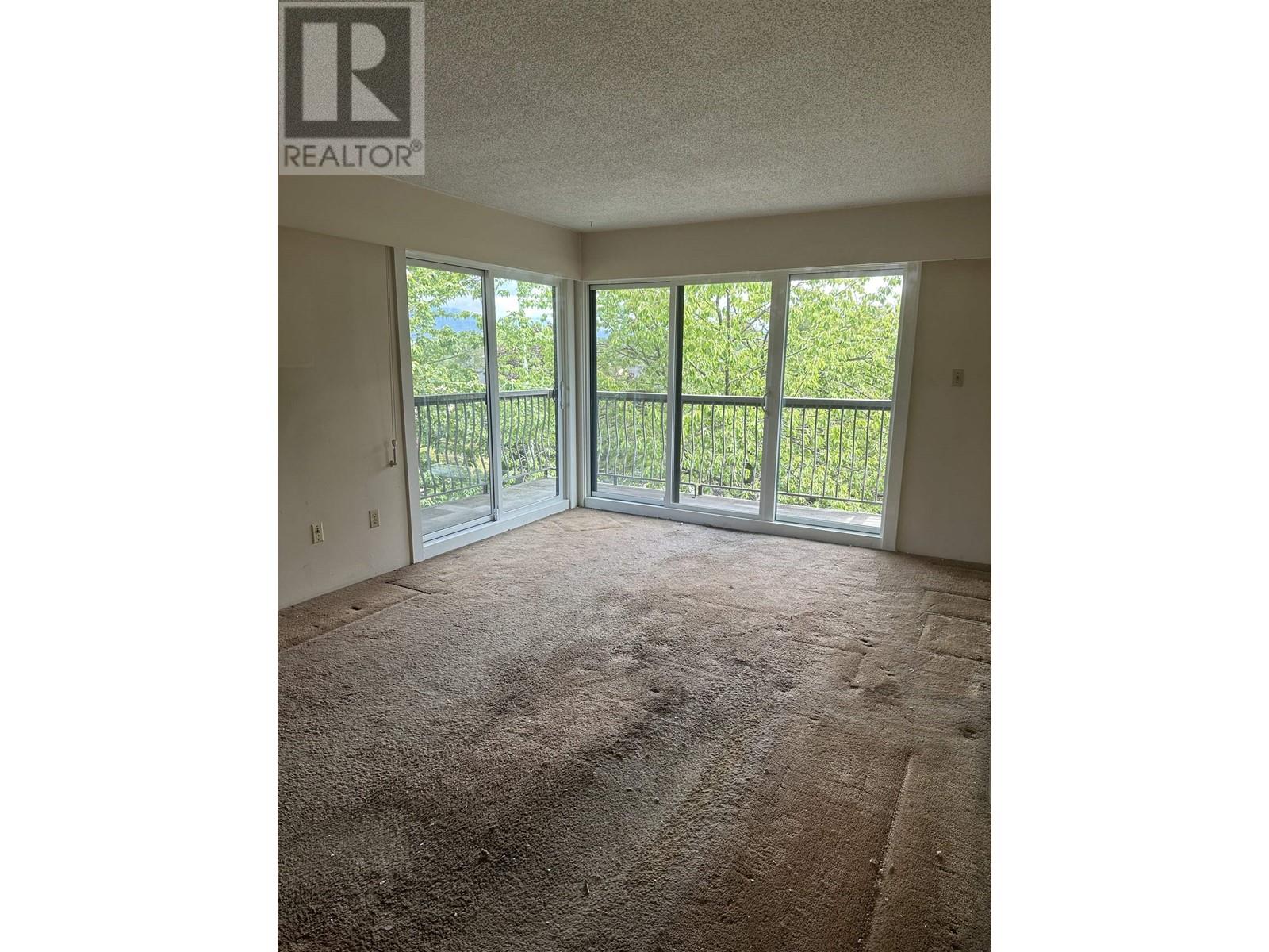 Listing Picture 2 of 10 : 353 588 E 5 AVENUE, Vancouver / 溫哥華 - 魯藝地產 Yvonne Lu Group - MLS Medallion Club Member