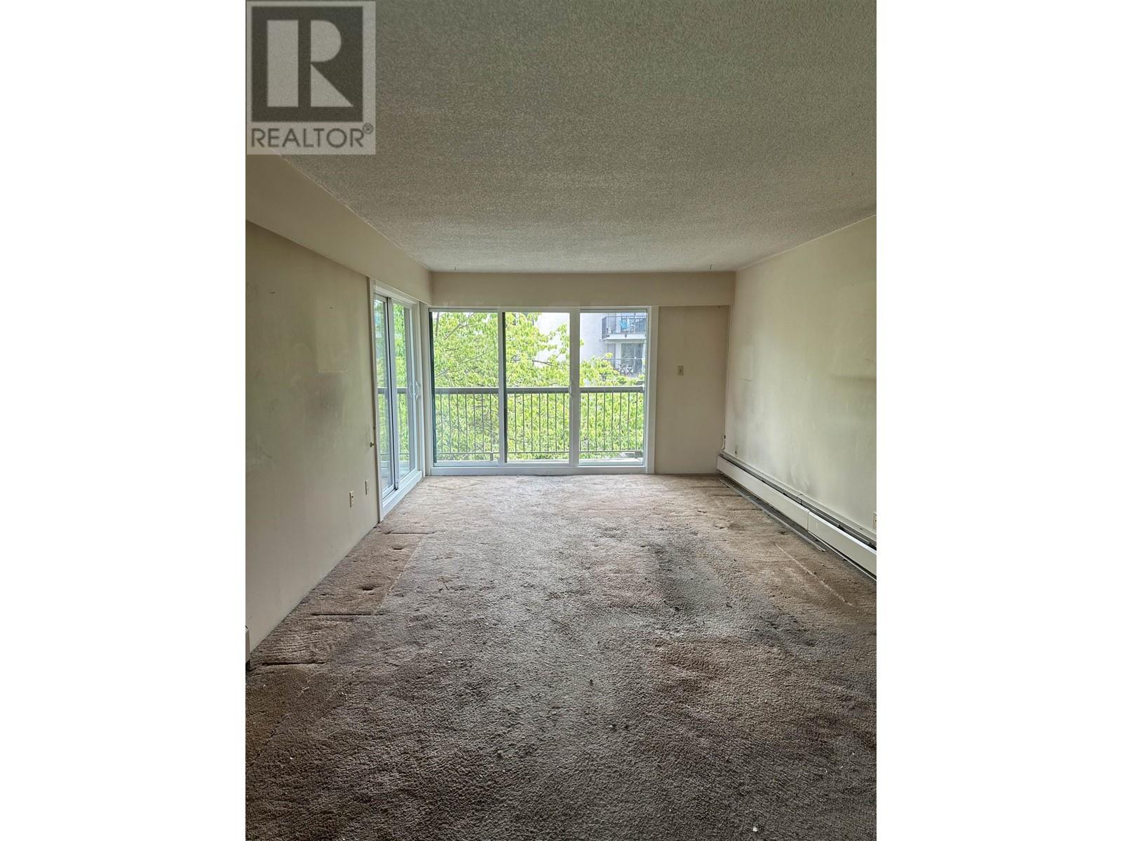 Listing Picture 4 of 10 : 353 588 E 5 AVENUE, Vancouver / 溫哥華 - 魯藝地產 Yvonne Lu Group - MLS Medallion Club Member