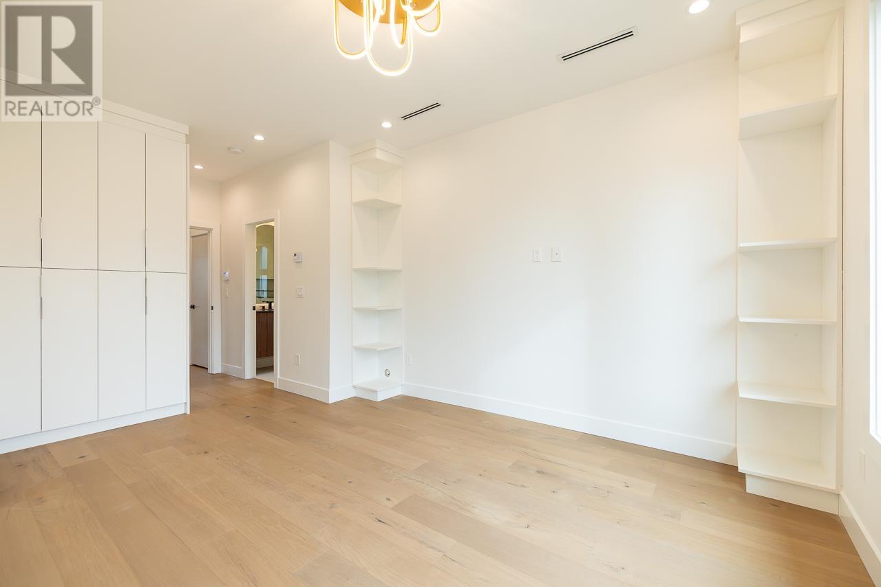 8057 18th Avenue, Burnaby, British Columbia  V3N 1J9 - Photo 17 - R2971386
