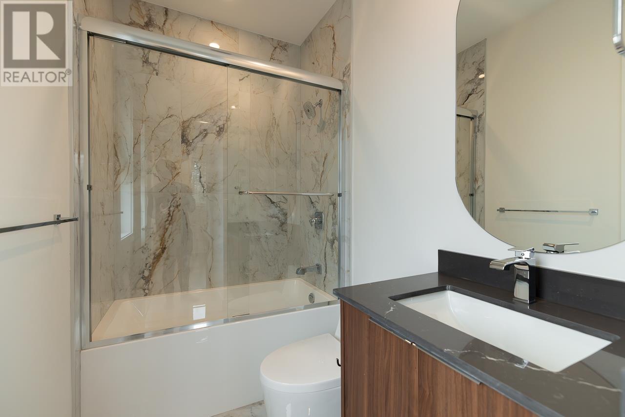 8057 18th Avenue, Burnaby, British Columbia  V3N 1J9 - Photo 23 - R2971386