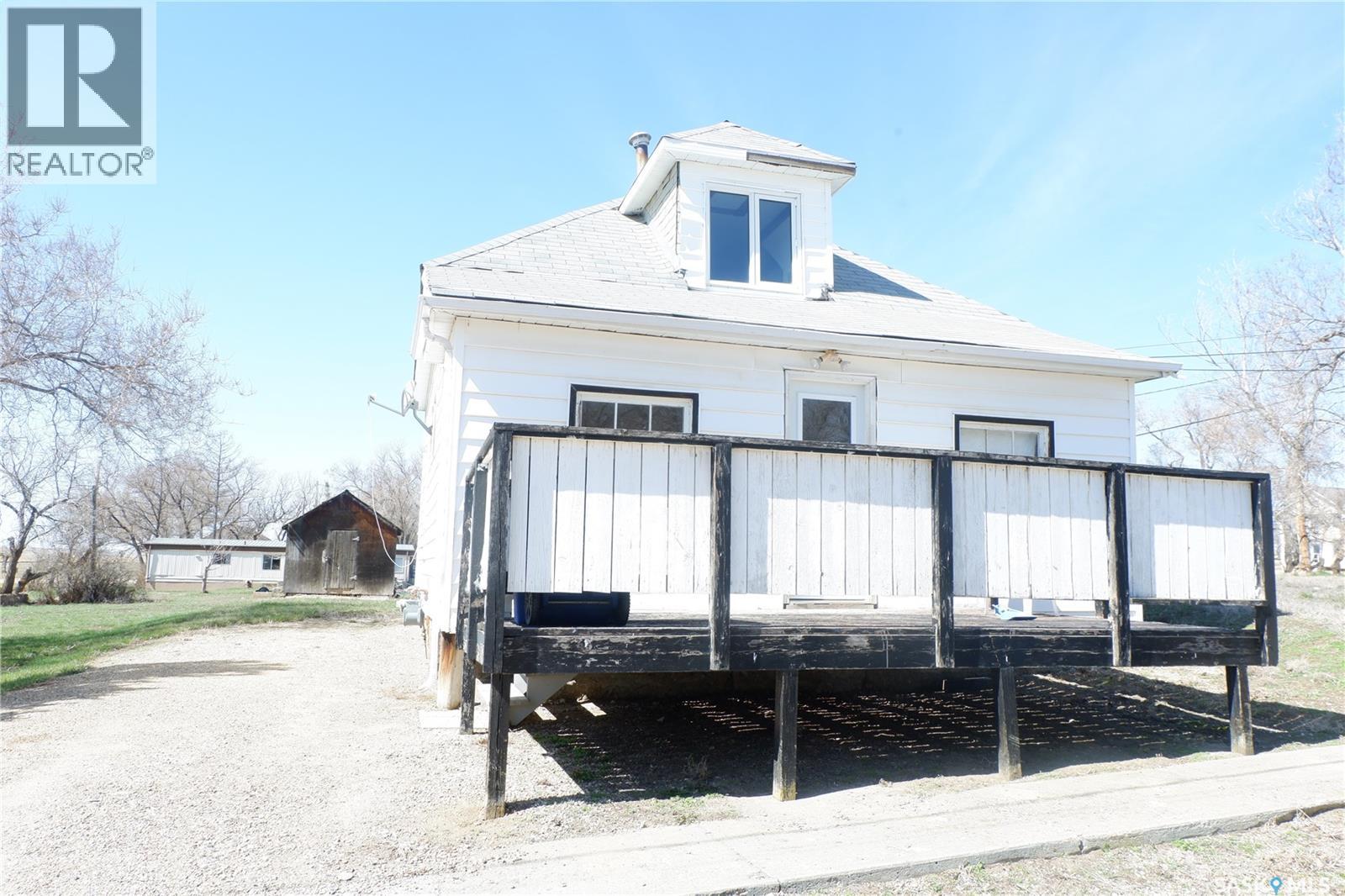 5 & 9 1st STREET E, kincaid, Saskatchewan