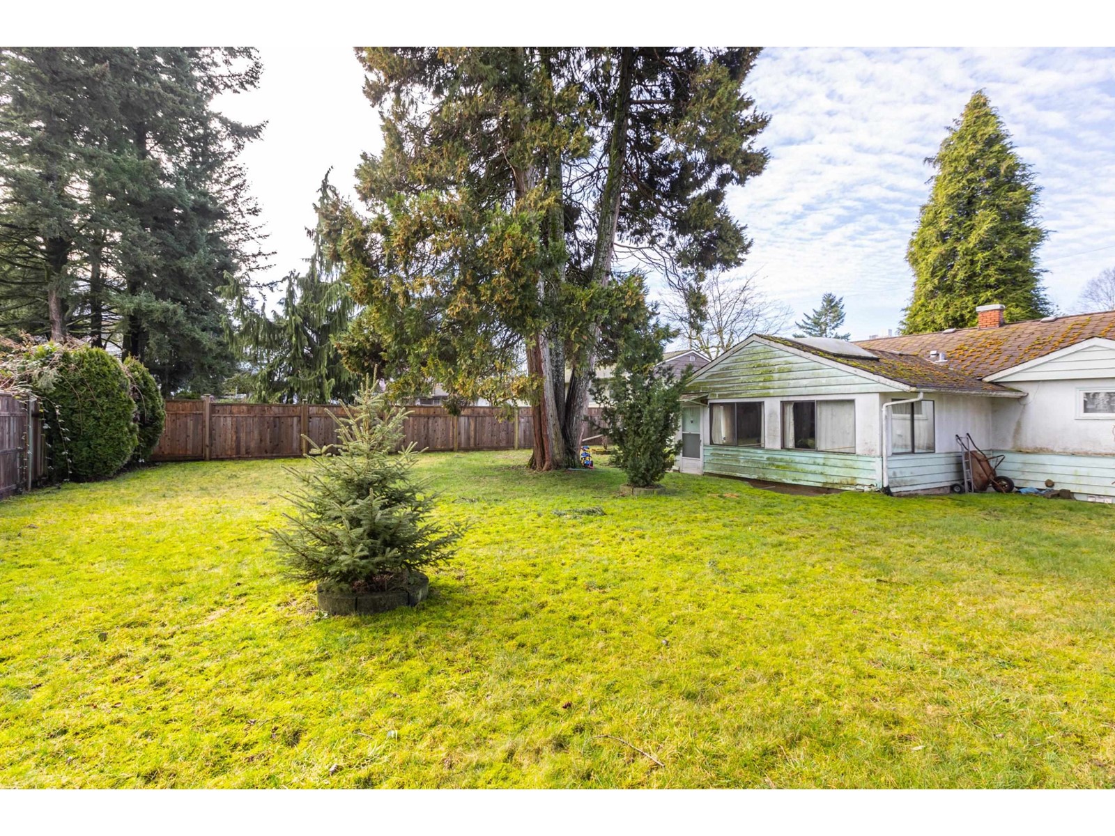 Property at 10872 139A STREET image 4