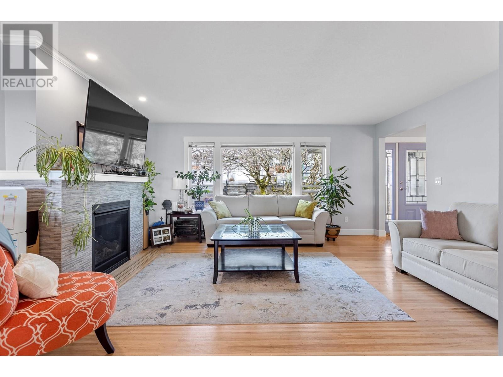 1120 Rochester Avenue, Coquitlam, British Columbia  V3K 2X4 - Photo 4 - R2970728