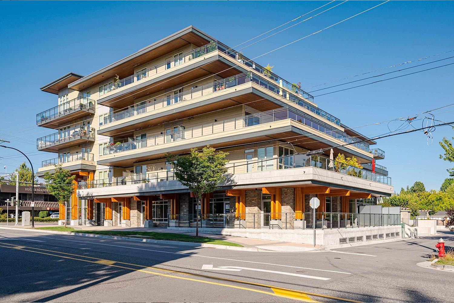 305 14022 North Bluff Road, White Rock, British Columbia  V4B 0B7 - Photo 1 - R2970272