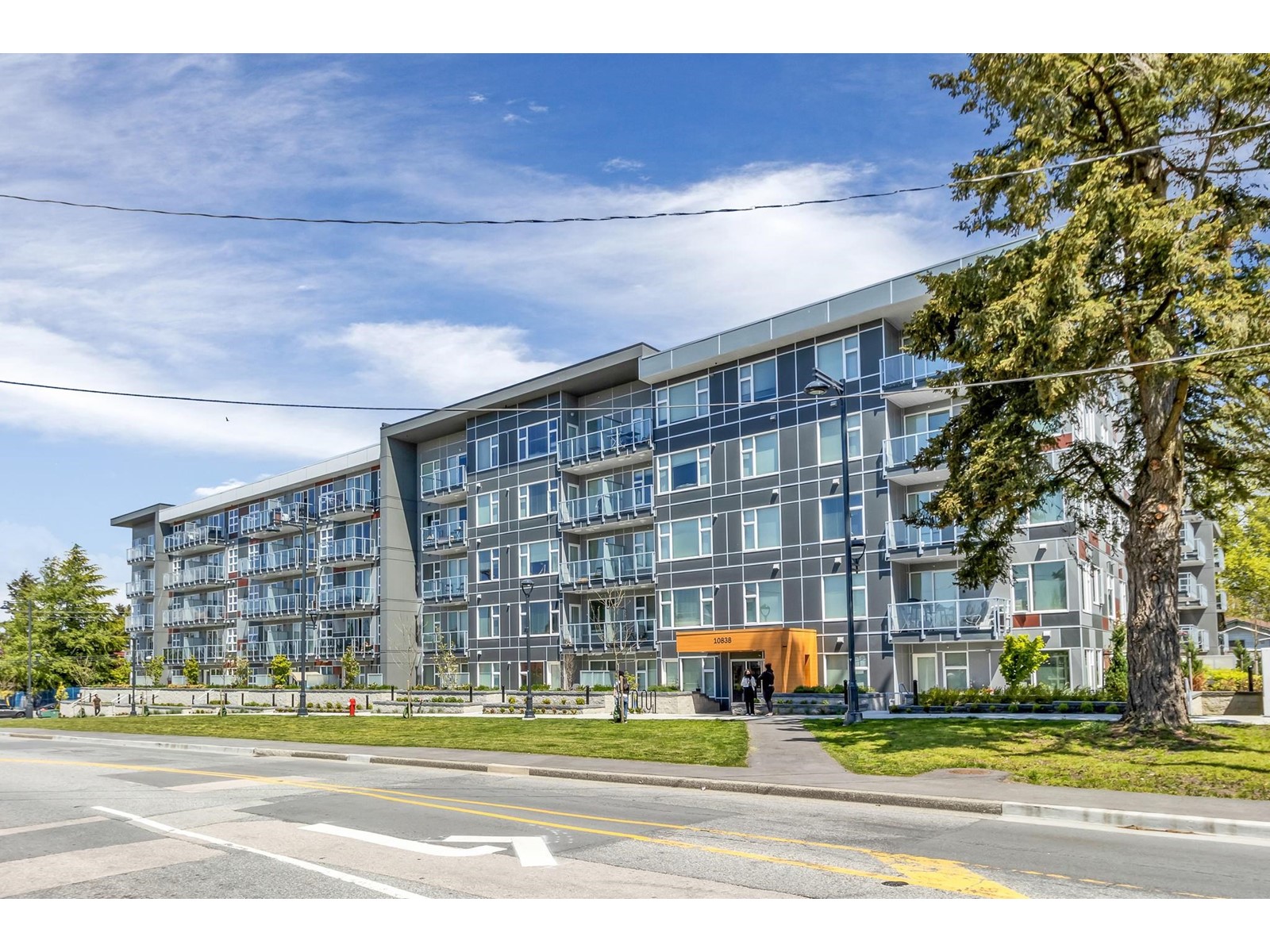 202 10838 Whalley Boulevard, Surrey, British Columbia  V3R 0G8 - Photo 1 - R2971207