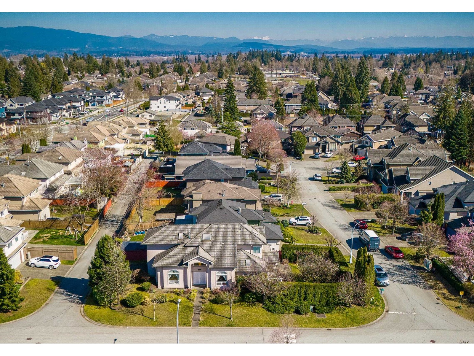Property at 10970 155 STREET image 3