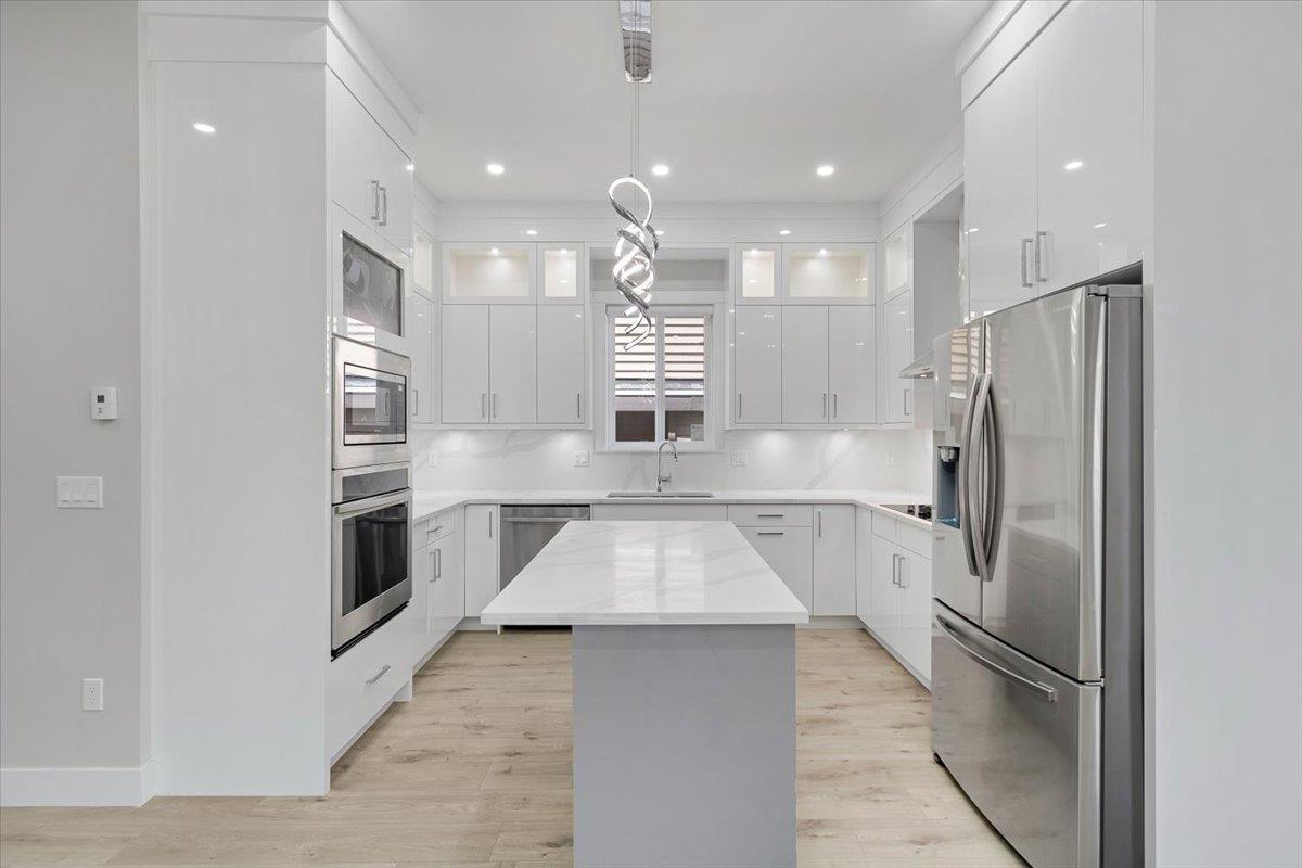 Property at 14703 62A AVENUE image 3