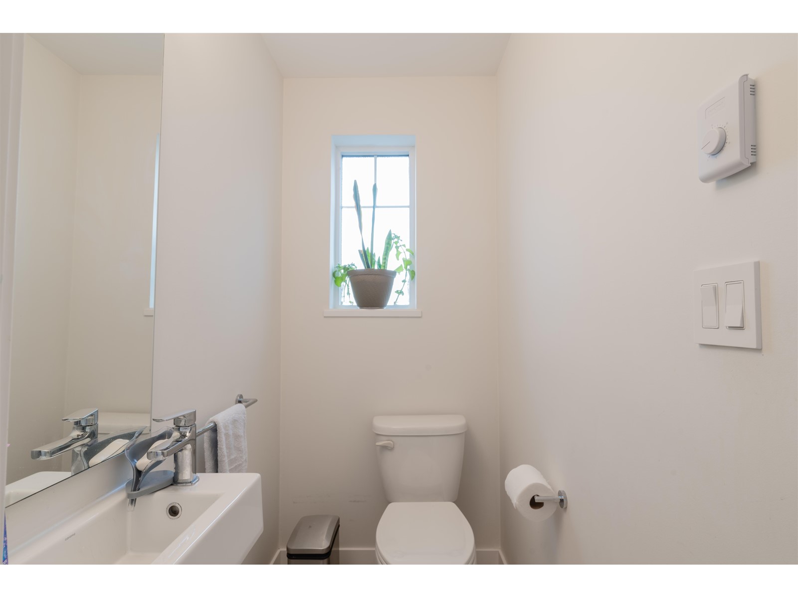 Property at 21 2796 ALLWOOD STREET image 5