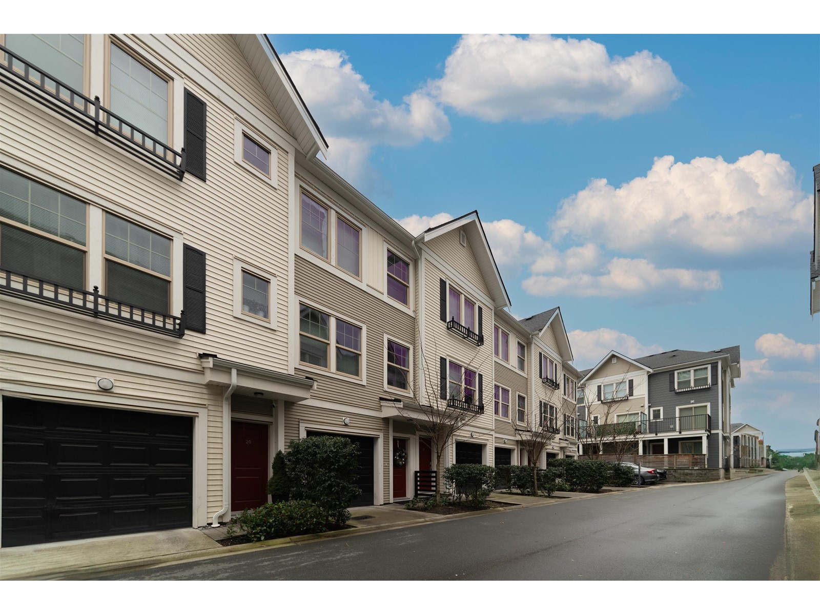 Property at 21 2796 ALLWOOD STREET image 2