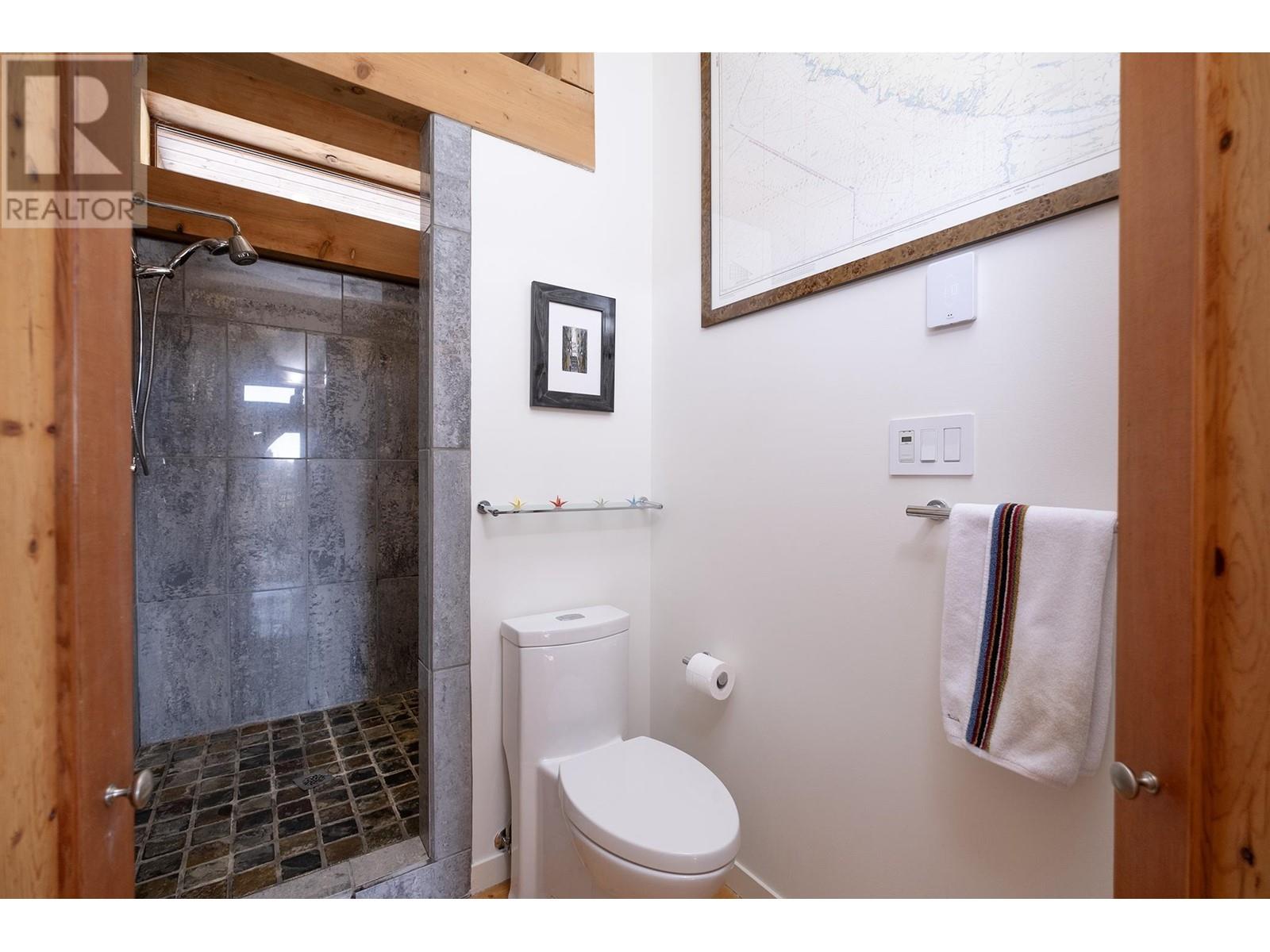 557 Central Avenue, Gibsons, British Columbia  V0N 1V1 - Photo 16 - R2968886