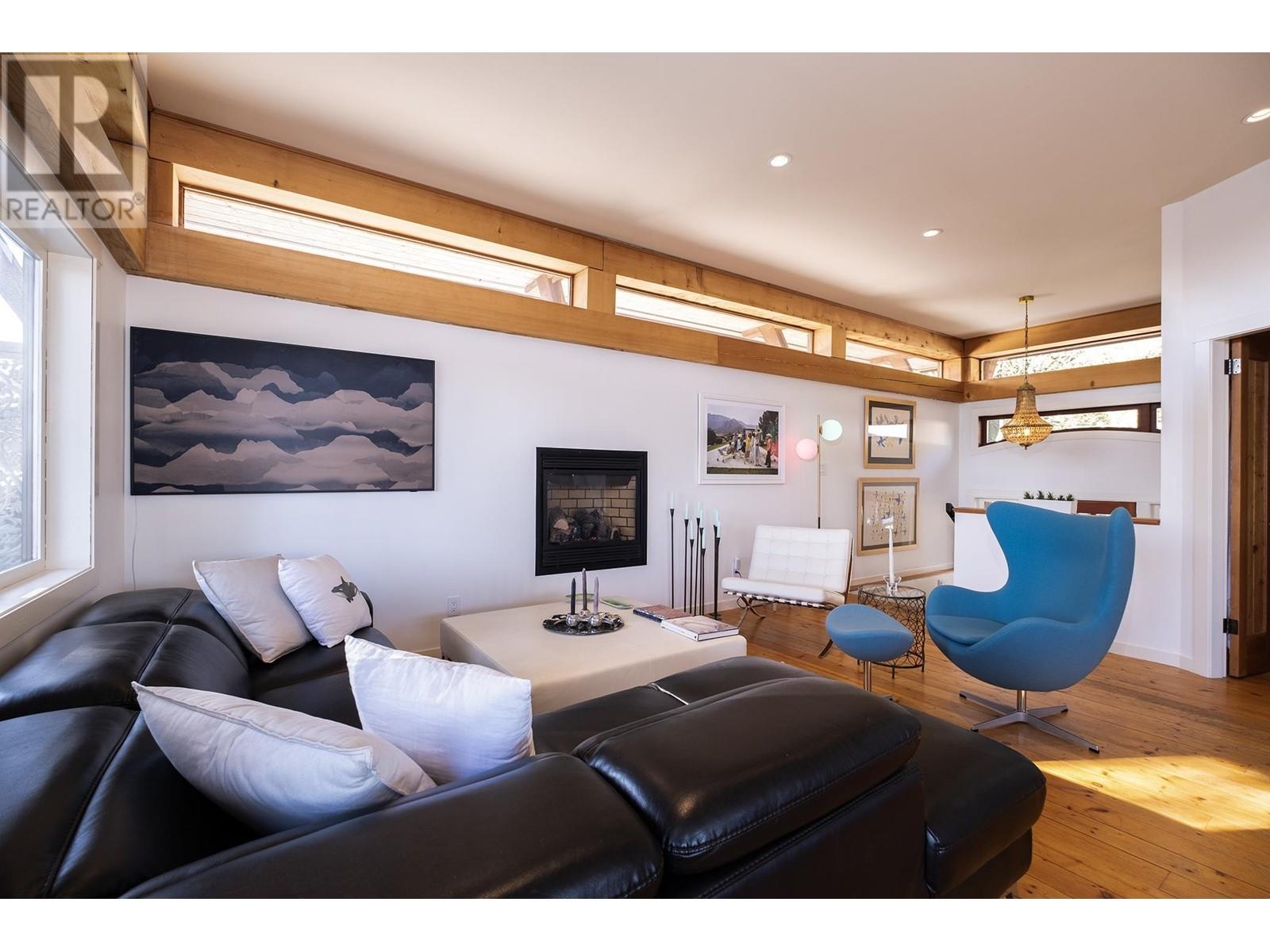 557 Central Avenue, Gibsons, British Columbia  V0N 1V1 - Photo 4 - R2968886
