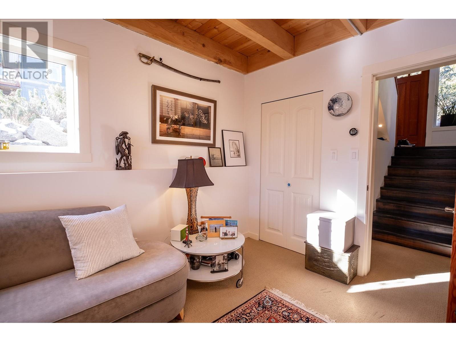 557 Central Avenue, Gibsons, British Columbia  V0N 1V1 - Photo 22 - R2968886