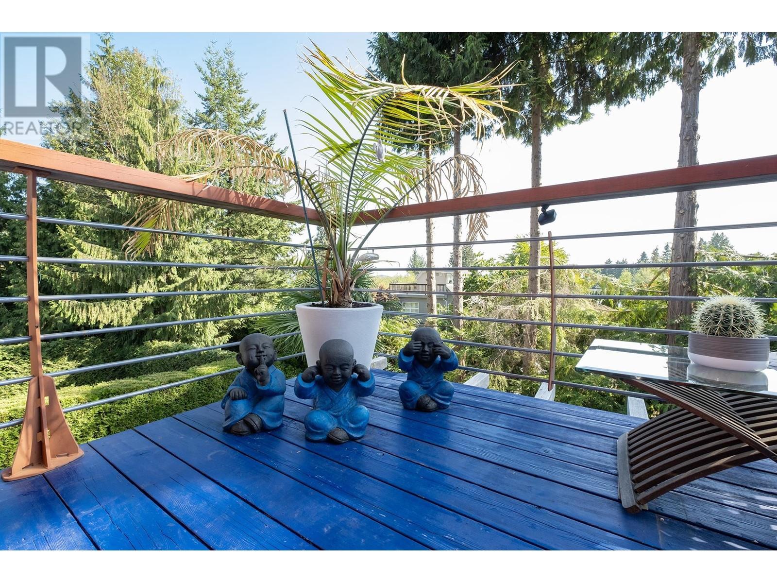 557 Central Avenue, Gibsons, British Columbia  V0N 1V1 - Photo 11 - R2968886
