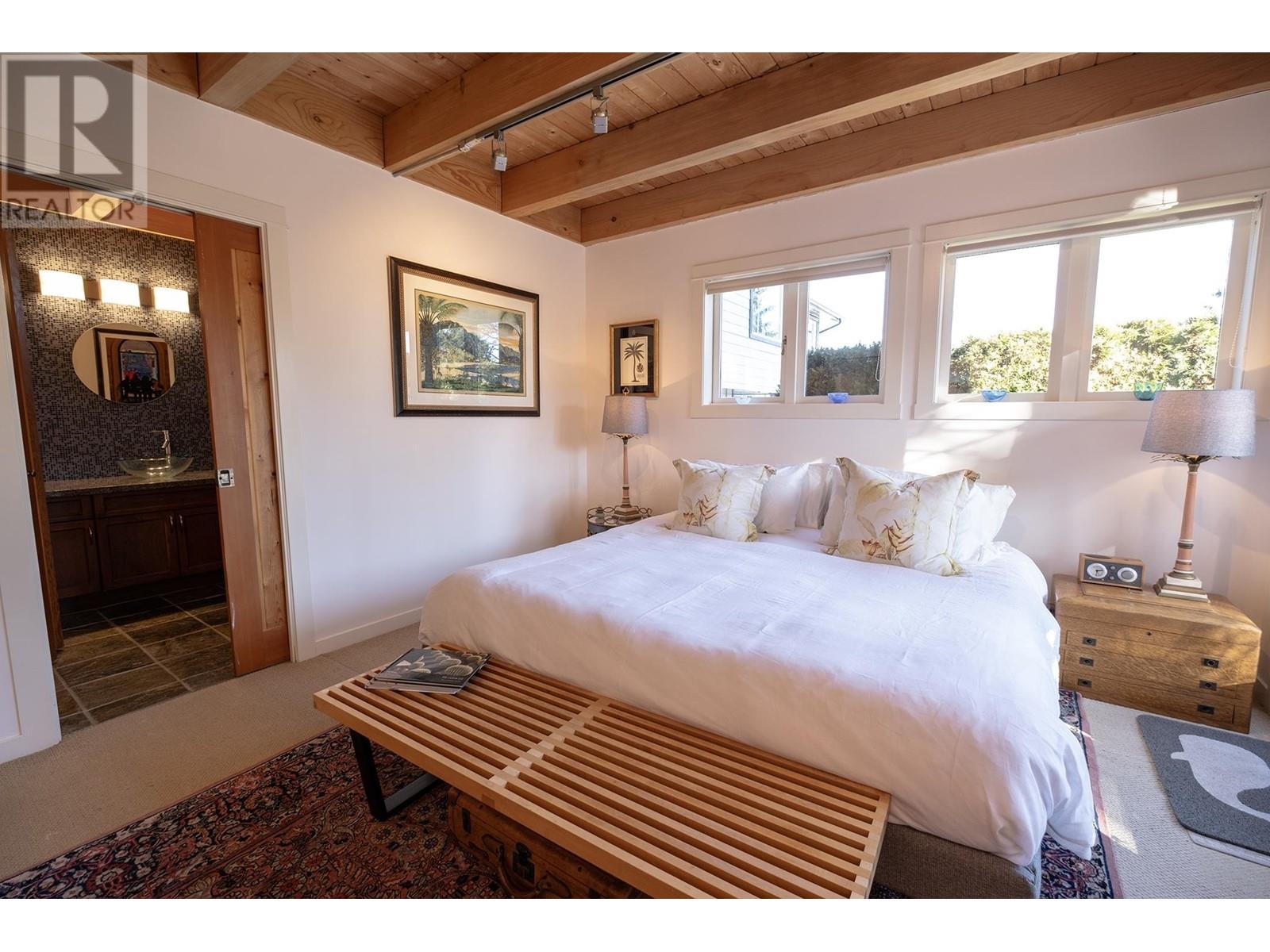557 Central Avenue, Gibsons, British Columbia  V0N 1V1 - Photo 19 - R2968886