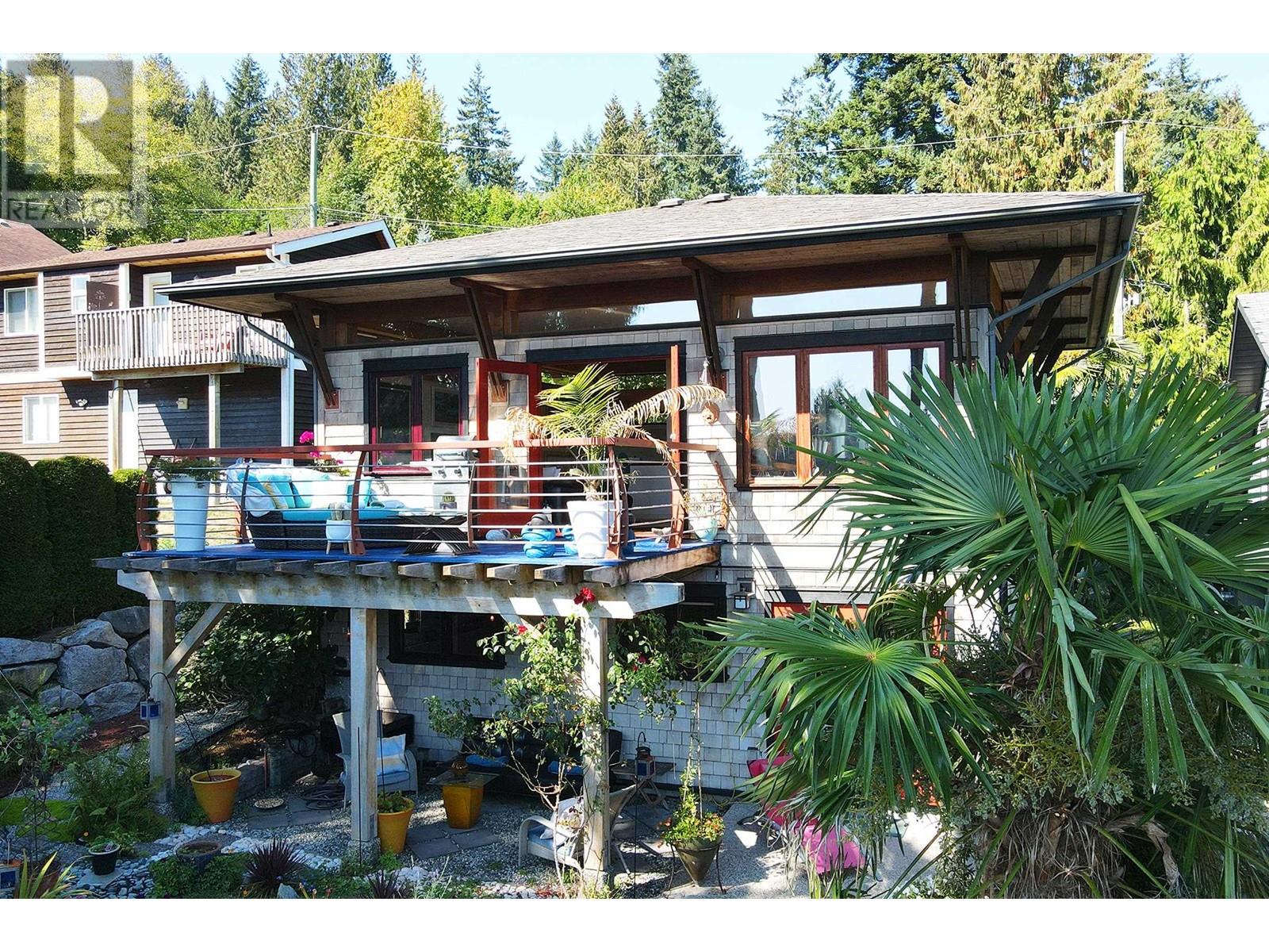 557 Central Avenue, Gibsons, British Columbia  V0N 1V1 - Photo 40 - R2968886