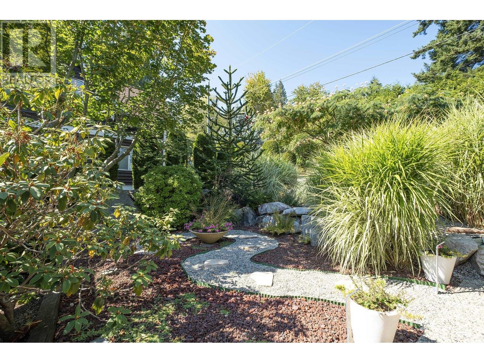 557 Central Avenue, Gibsons, British Columbia  V0N 1V1 - Photo 31 - R2968886