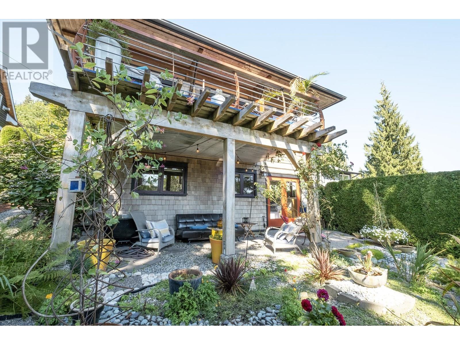 557 Central Avenue, Gibsons, British Columbia  V0N 1V1 - Photo 33 - R2968886