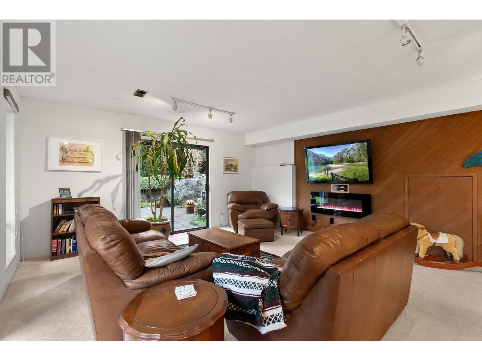 300 Loach Place, North Vancouver, British Columbia  V7G 2A3 - Photo 24 - R2970209