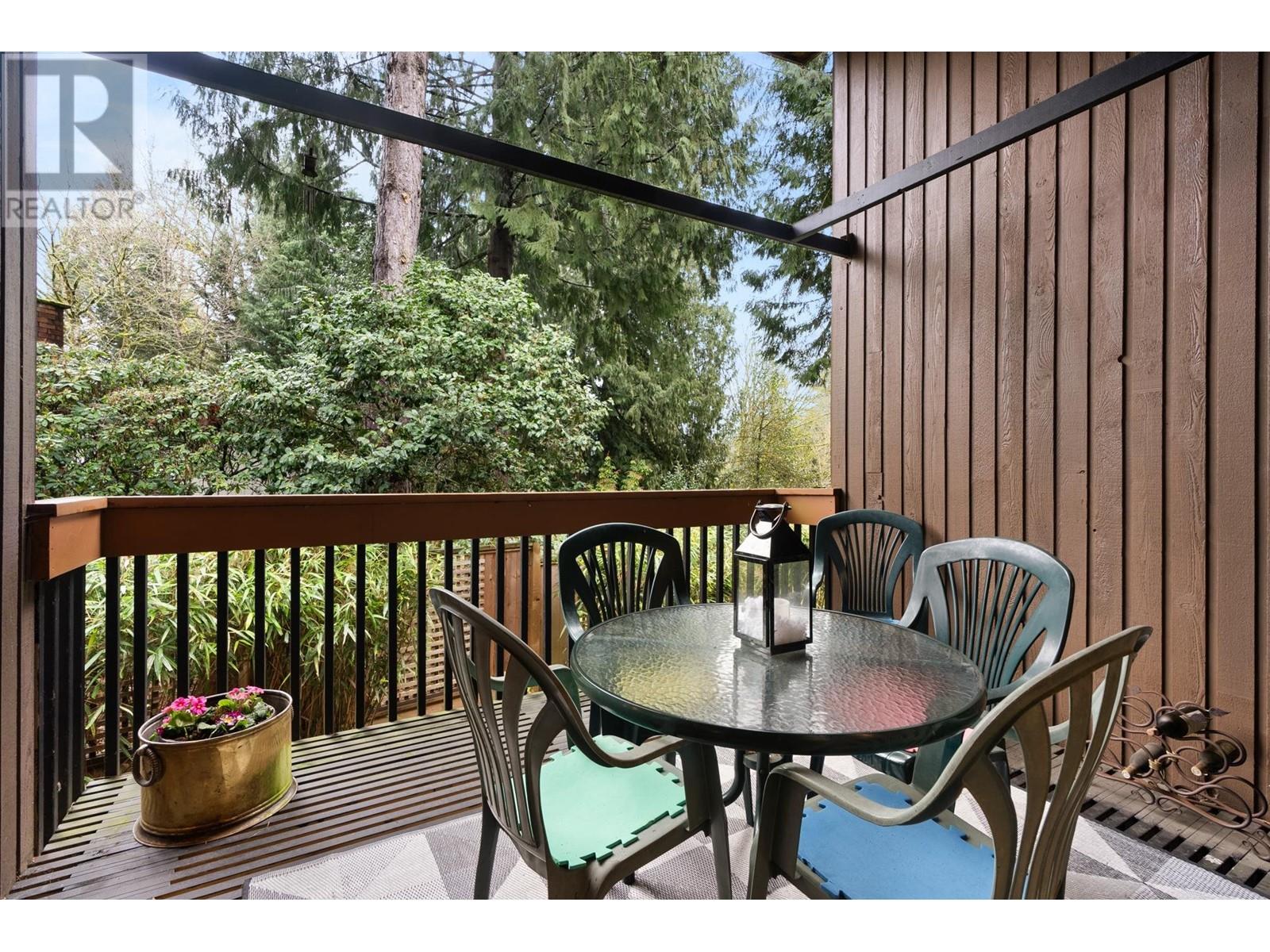 300 Loach Place, North Vancouver, British Columbia  V7G 2A3 - Photo 8 - R2970209
