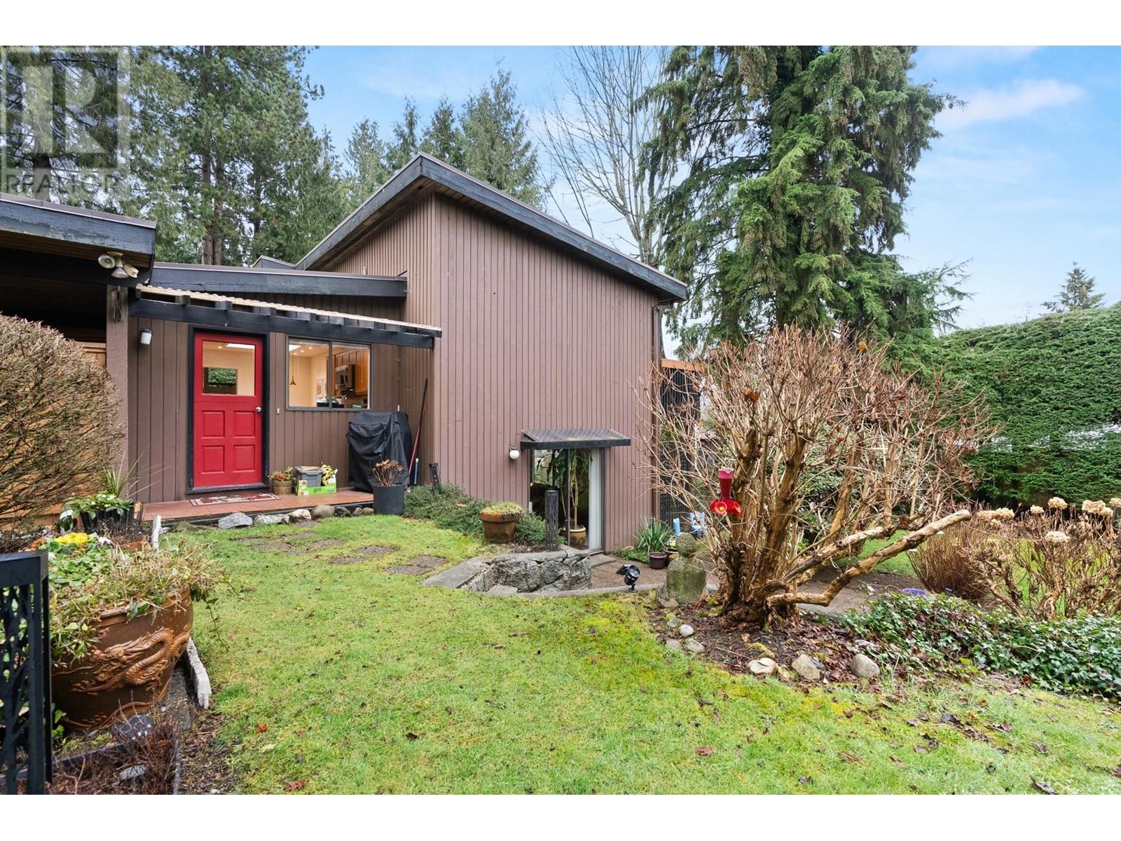300 Loach Place, North Vancouver, British Columbia  V7G 2A3 - Photo 36 - R2970209