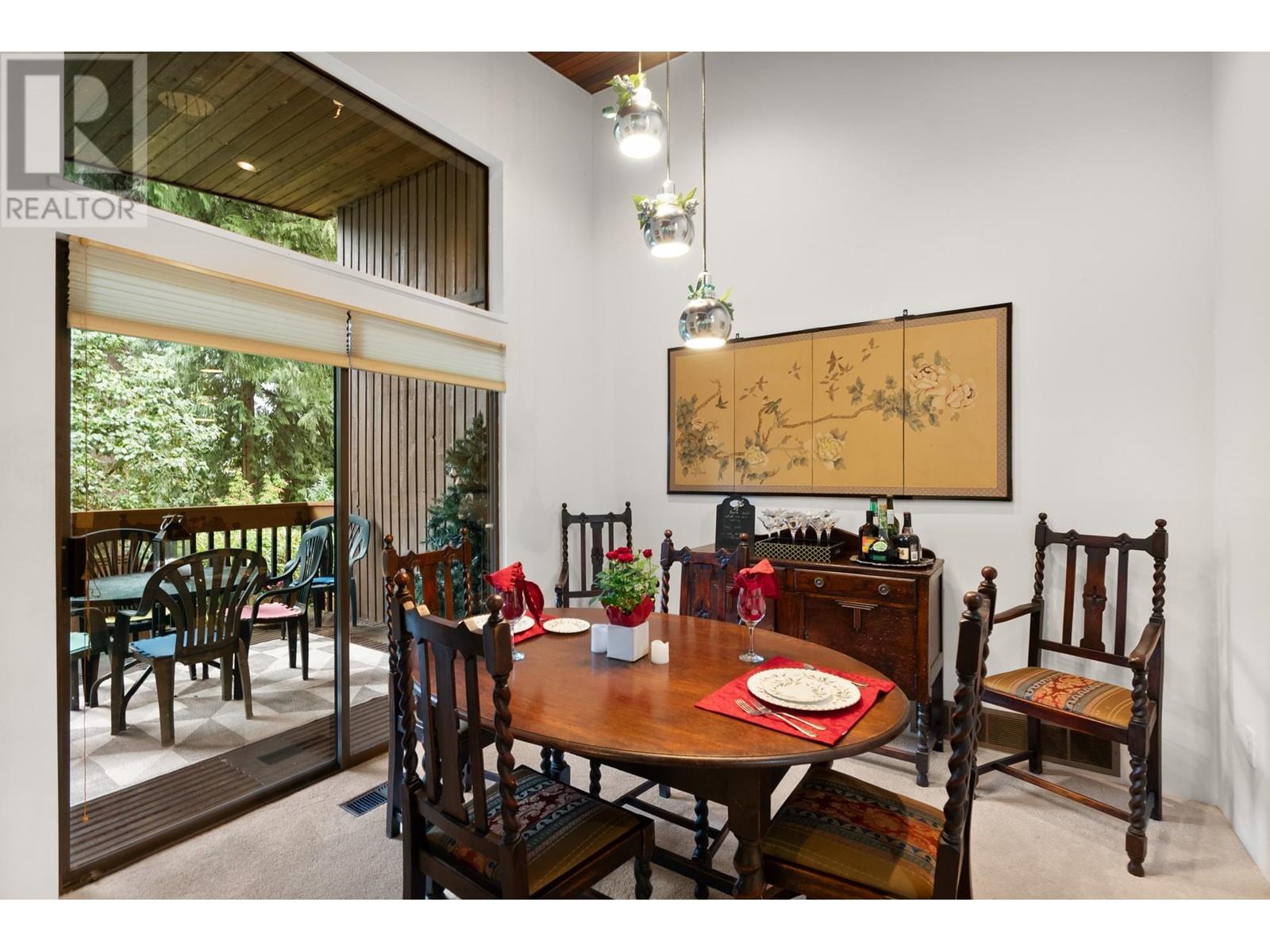 300 Loach Place, North Vancouver, British Columbia  V7G 2A3 - Photo 7 - R2970209